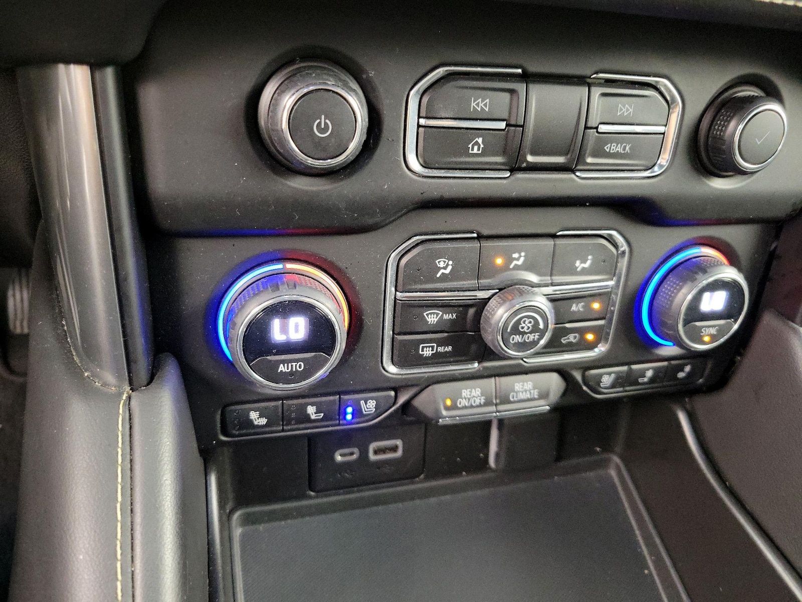 2023 Chevrolet Tahoe Premier - Photo 18