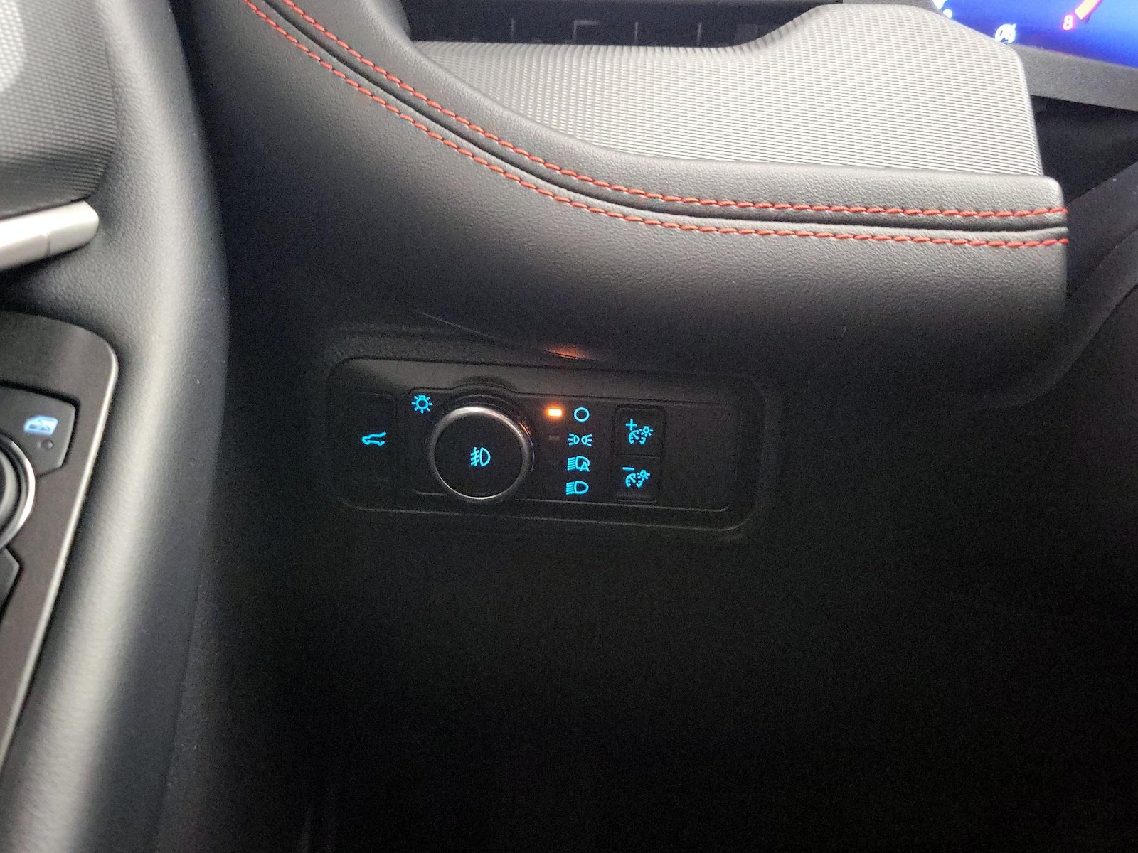 2025 Ford Explorer ST - Photo 14