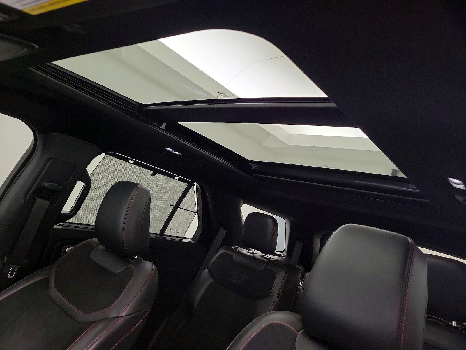 2025 Ford Explorer ST - Photo 20