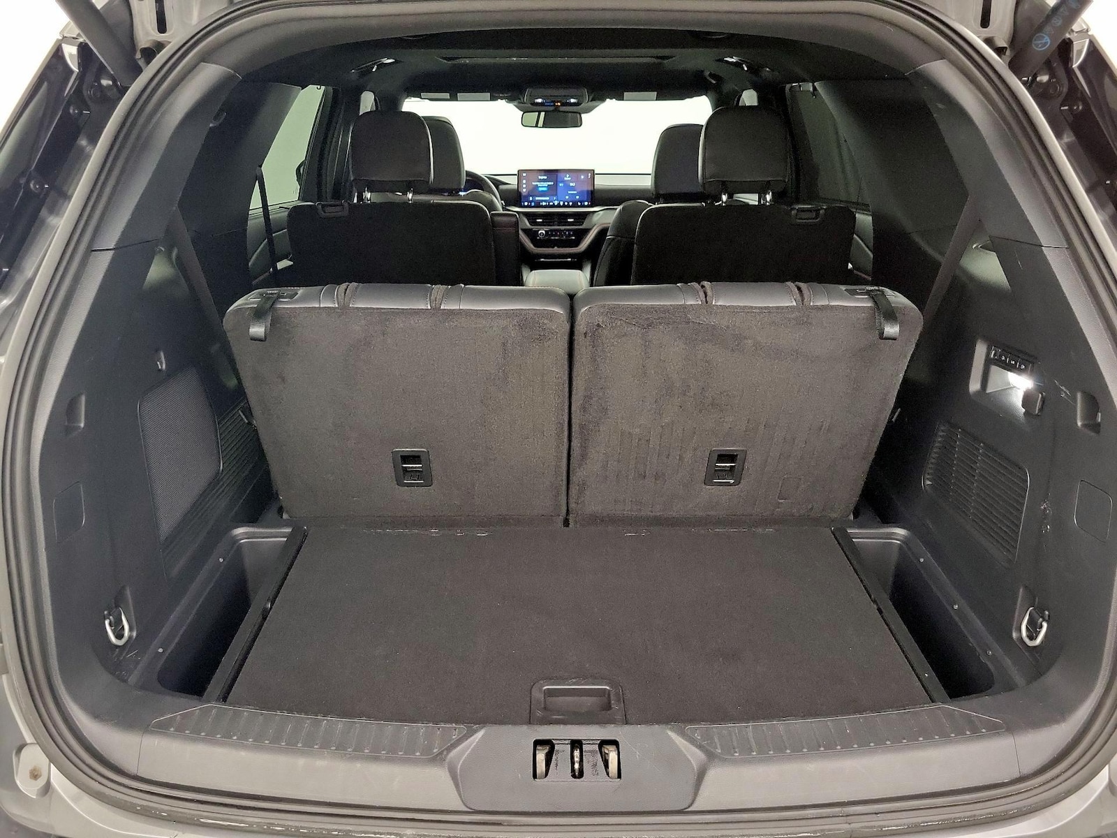 2025 Ford Explorer ST - Photo 23