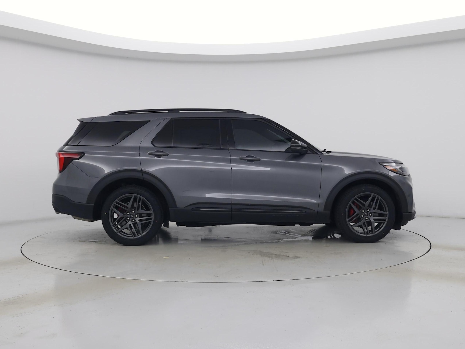 2025 Ford Explorer ST - Photo 8