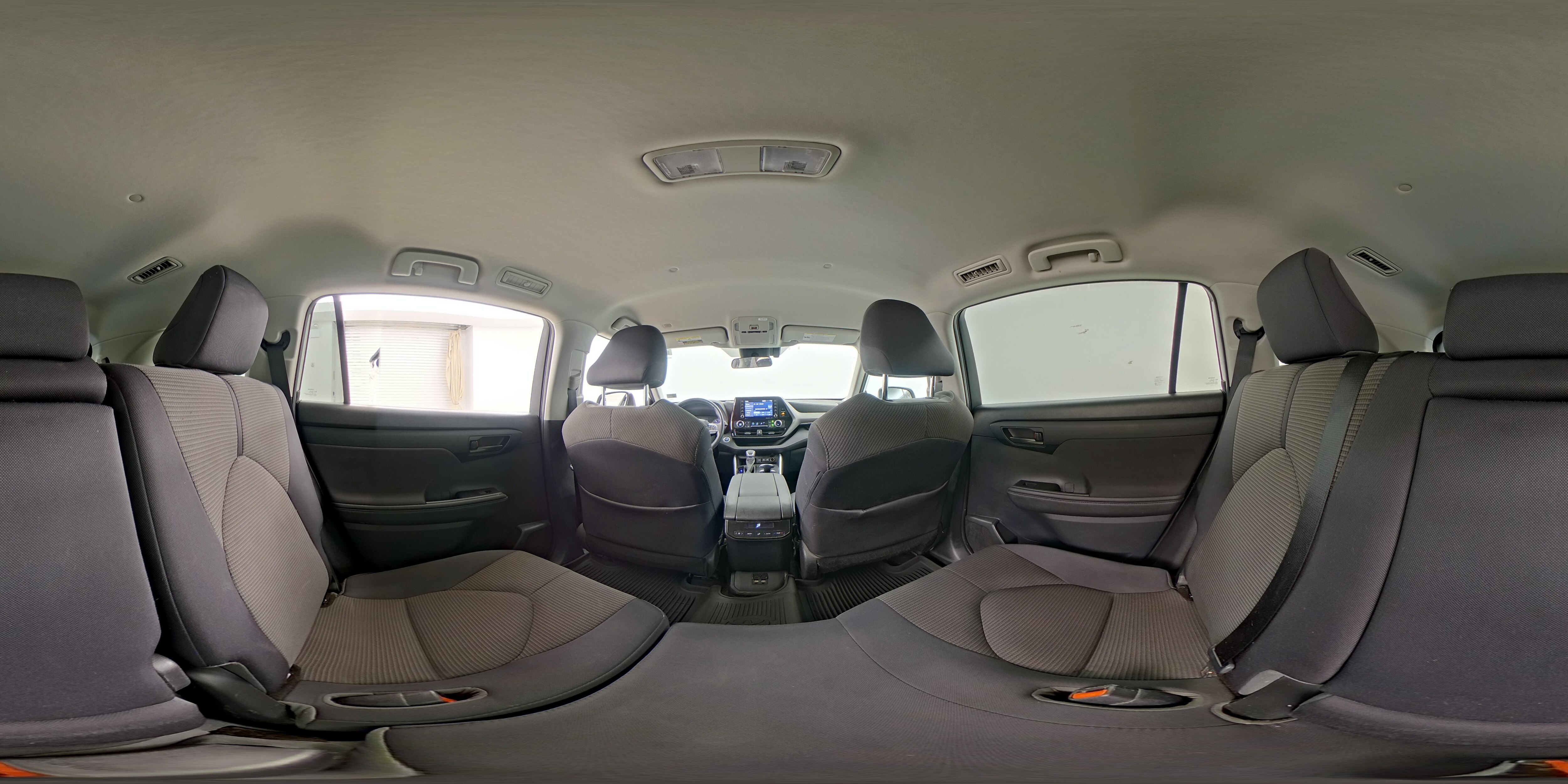 2020 Toyota Highlander LE - Photo 27