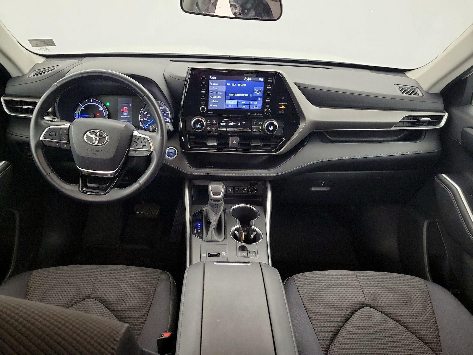 2020 Toyota Highlander LE - Photo 10