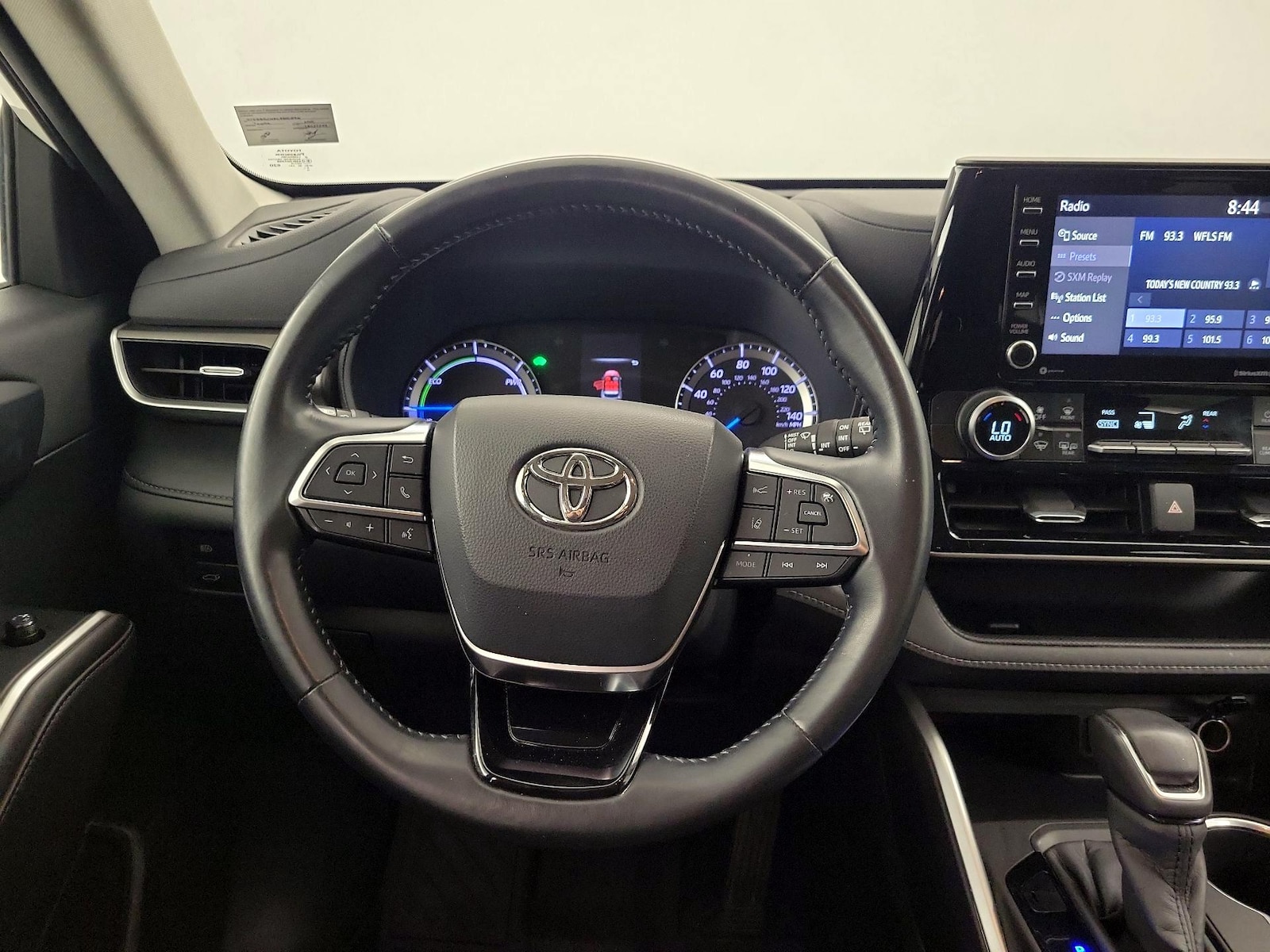 2020 Toyota Highlander LE - Photo 11