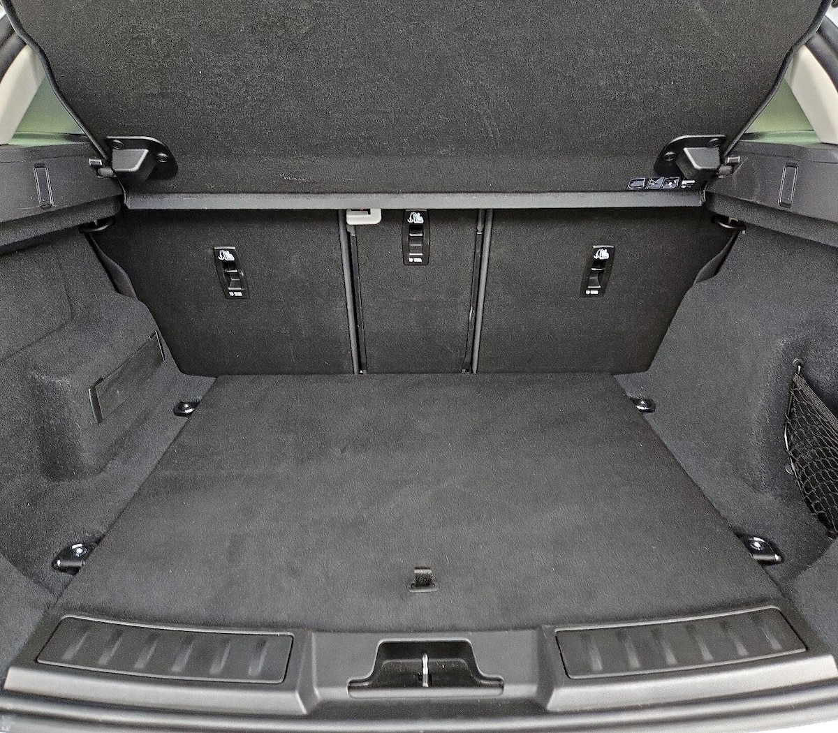 Trunk/Cargo (Seats Up)