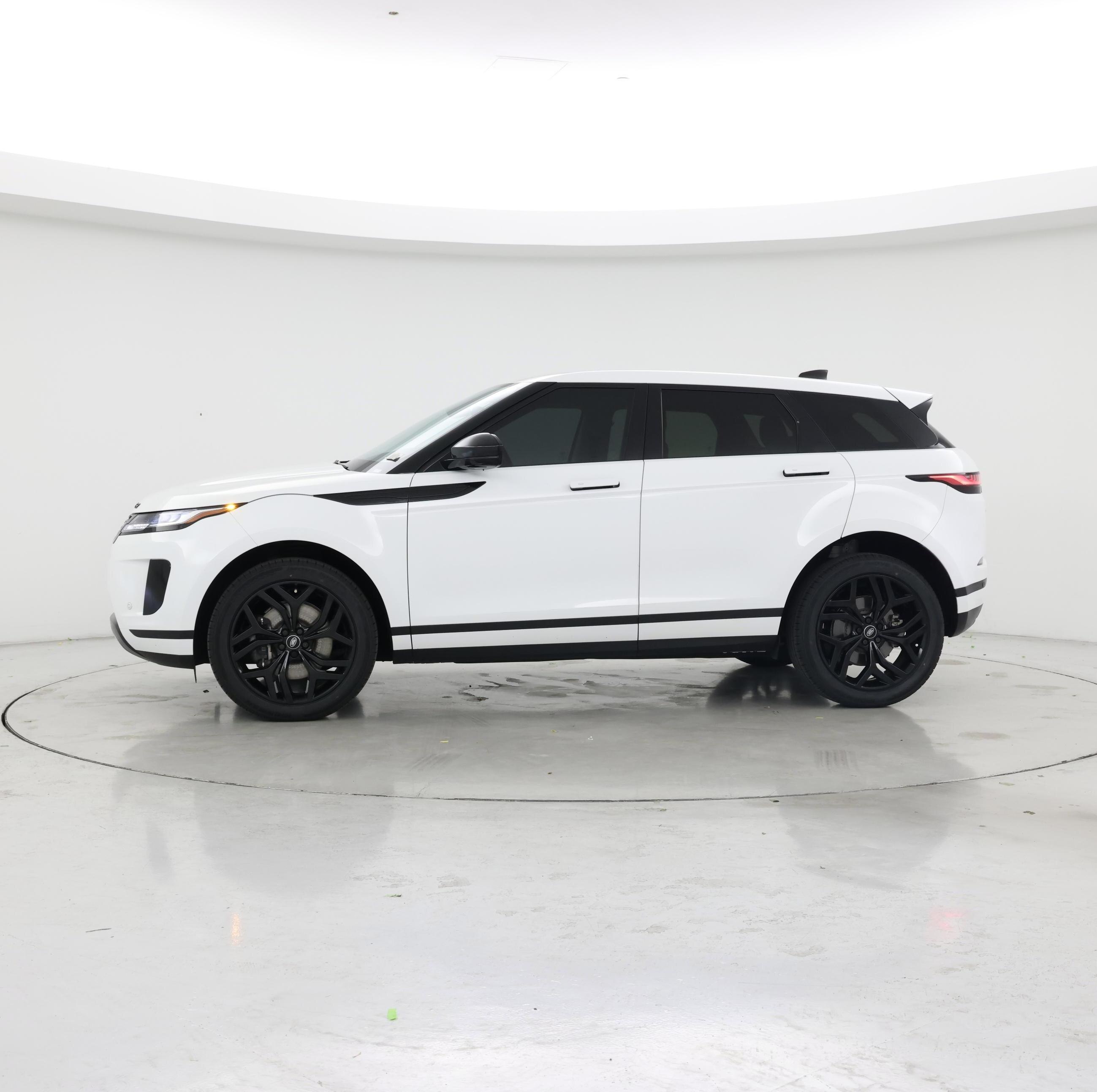 Thumbnail: 2023 Land Rover Range Rover Evoque - 3