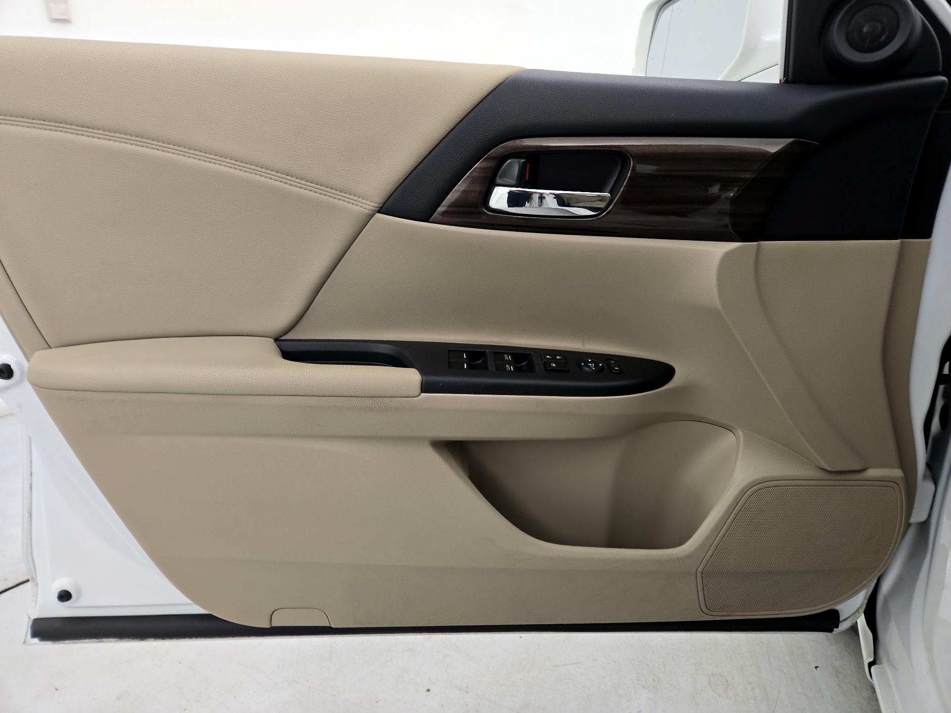 Thumbnail: 2016 Honda Accord - 12