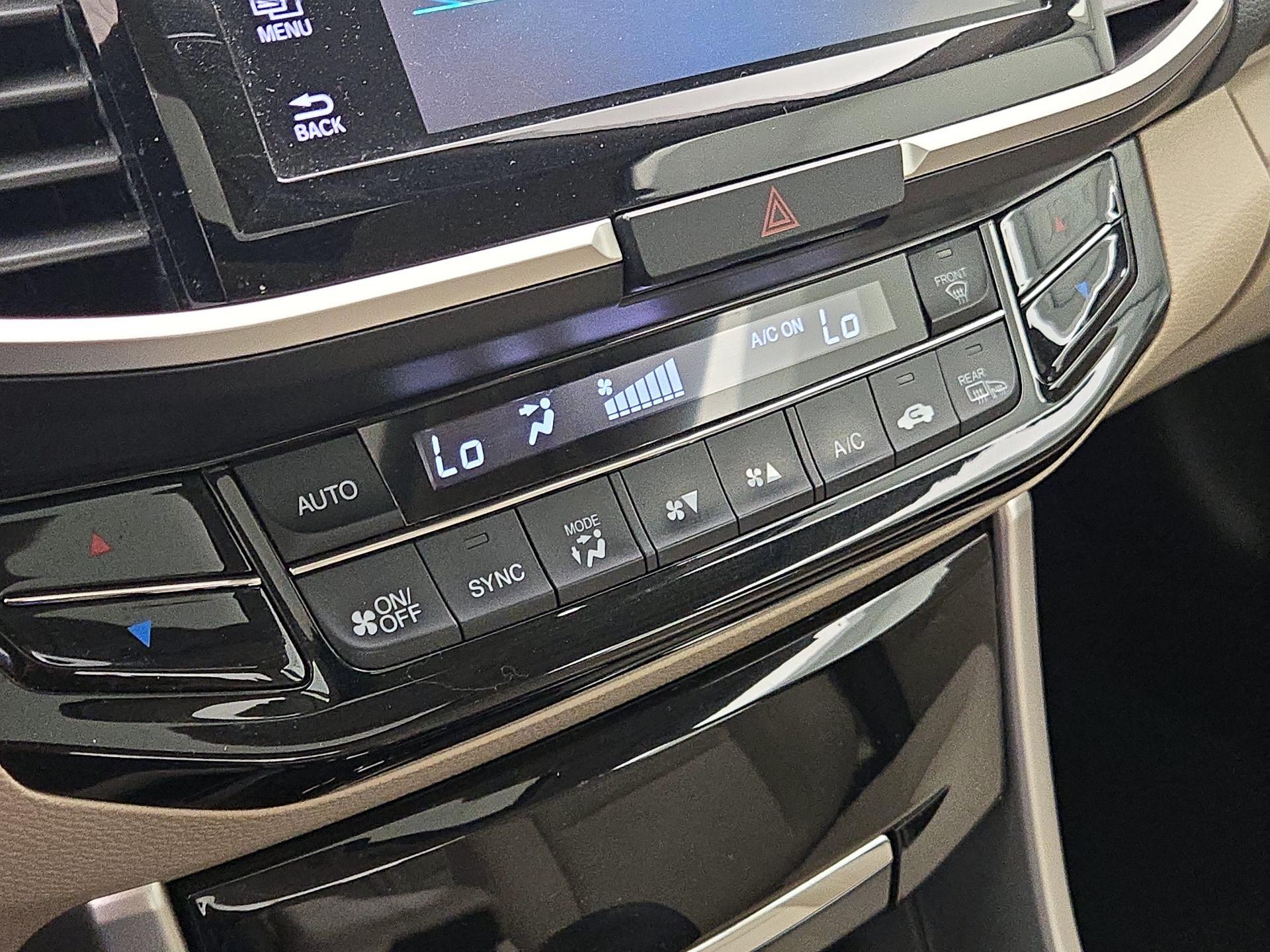 Thumbnail: 2016 Honda Accord - 15