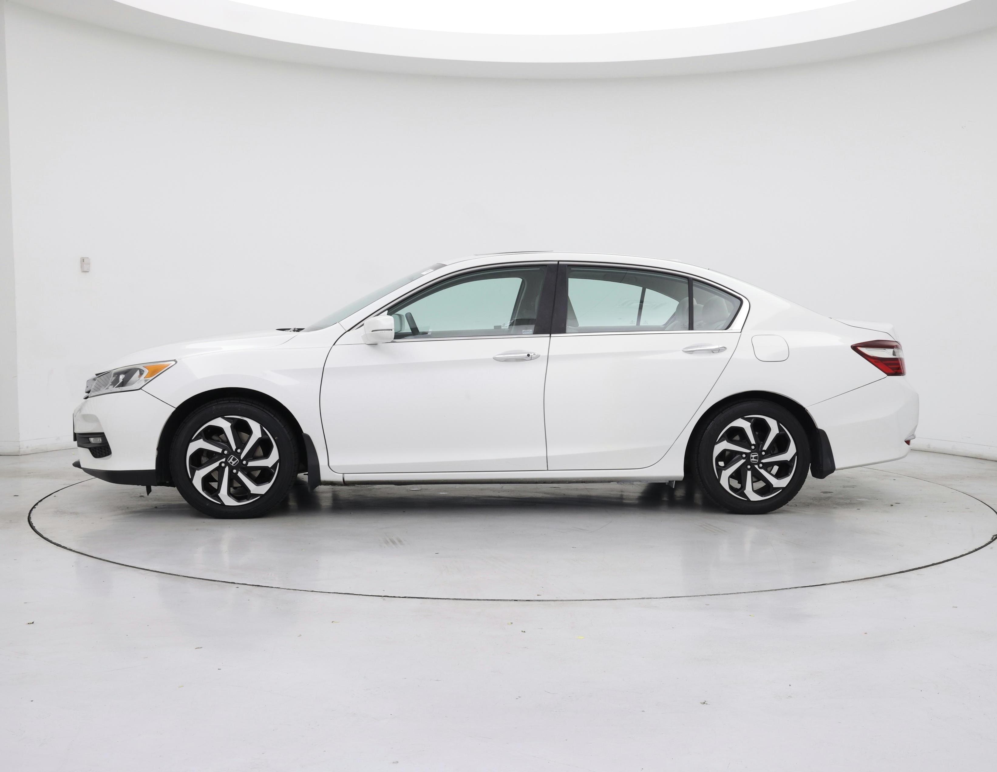 Thumbnail: 2016 Honda Accord - 3