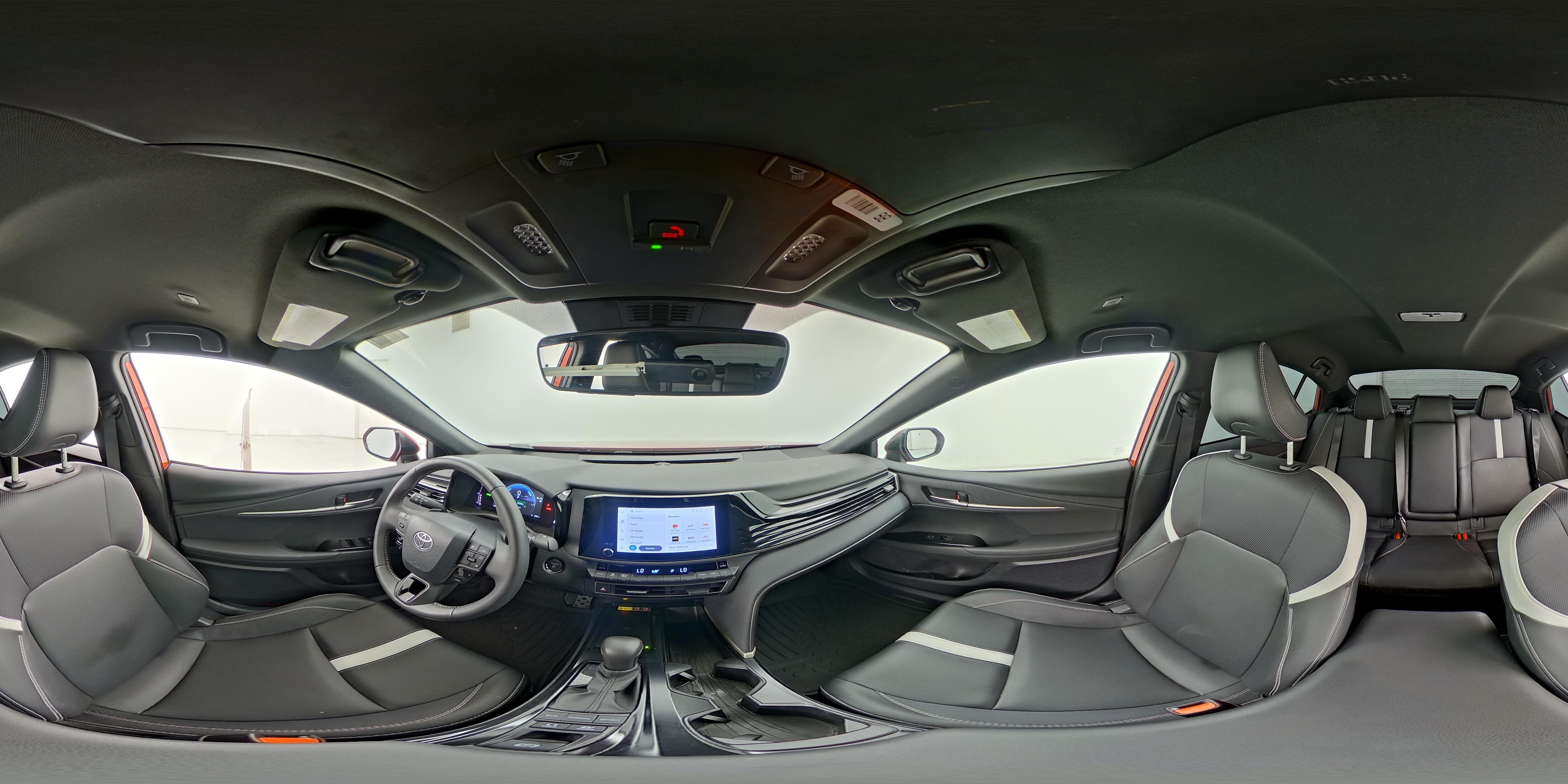 2025 Toyota Camry SE - Photo 24