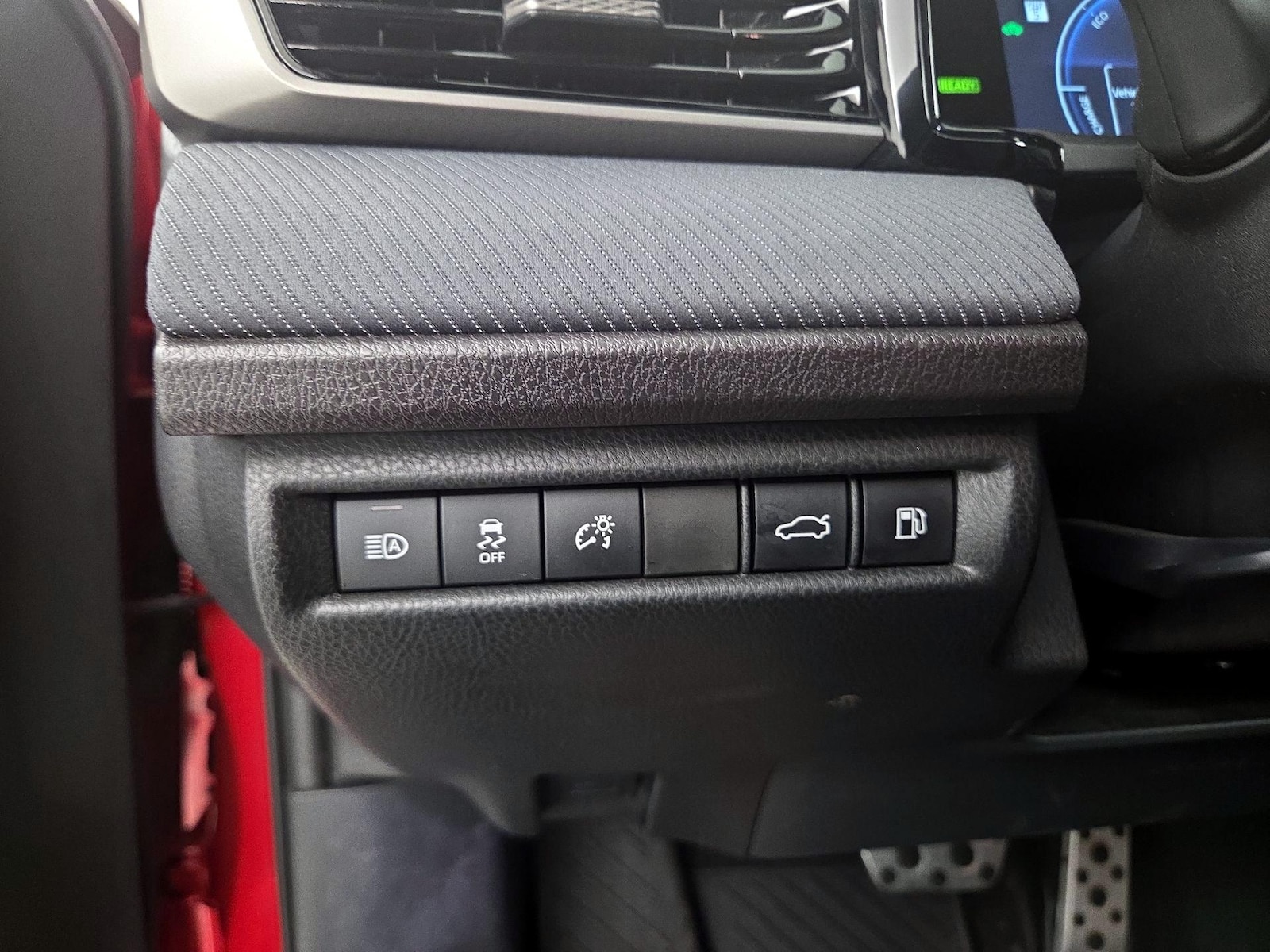2025 Toyota Camry SE - Photo 14