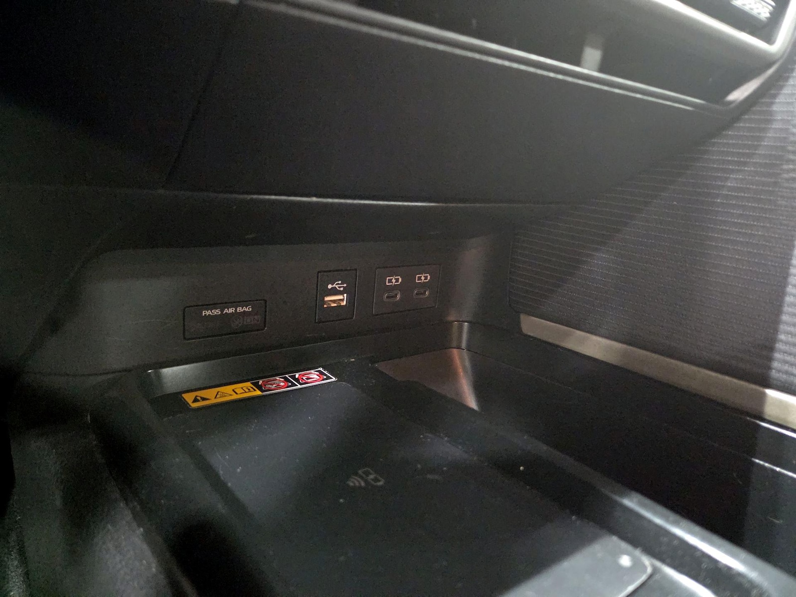 2025 Toyota Camry SE - Photo 19