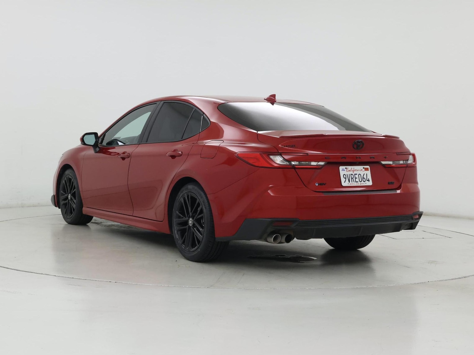 2025 Toyota Camry SE - Photo 3
