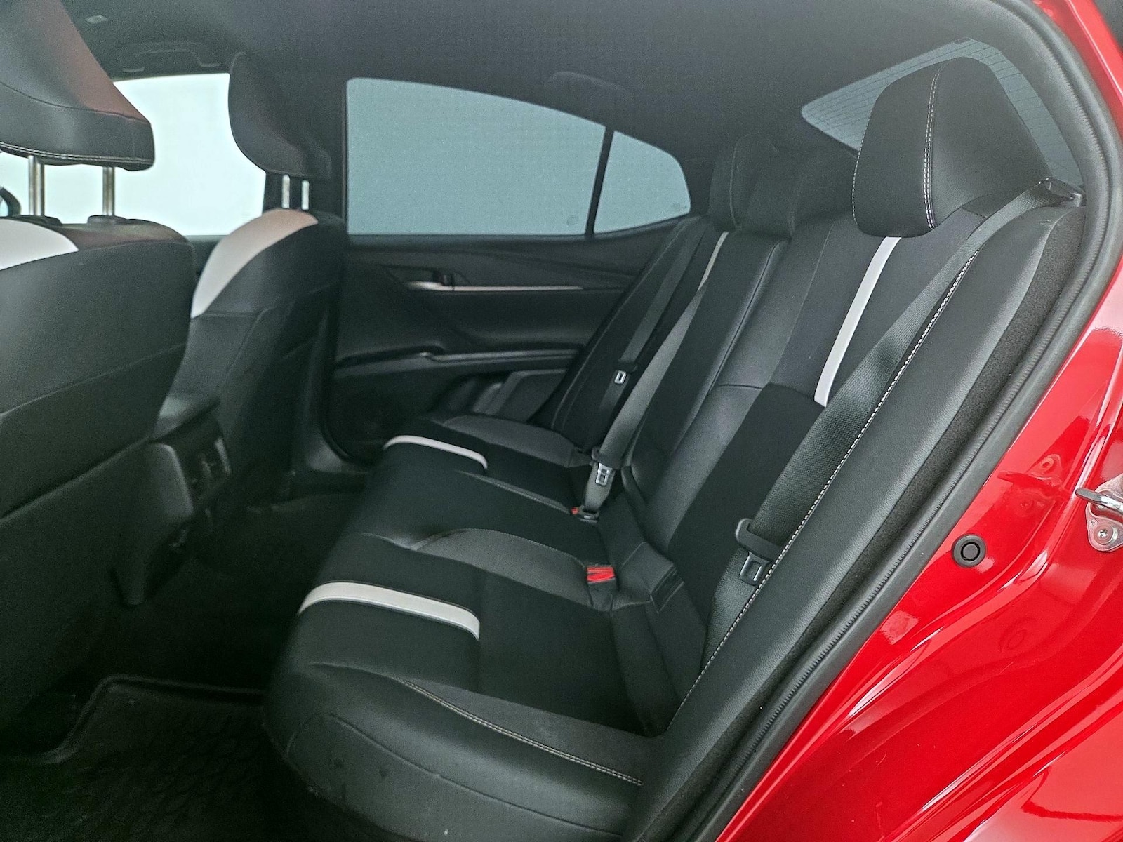2025 Toyota Camry SE - Photo 20