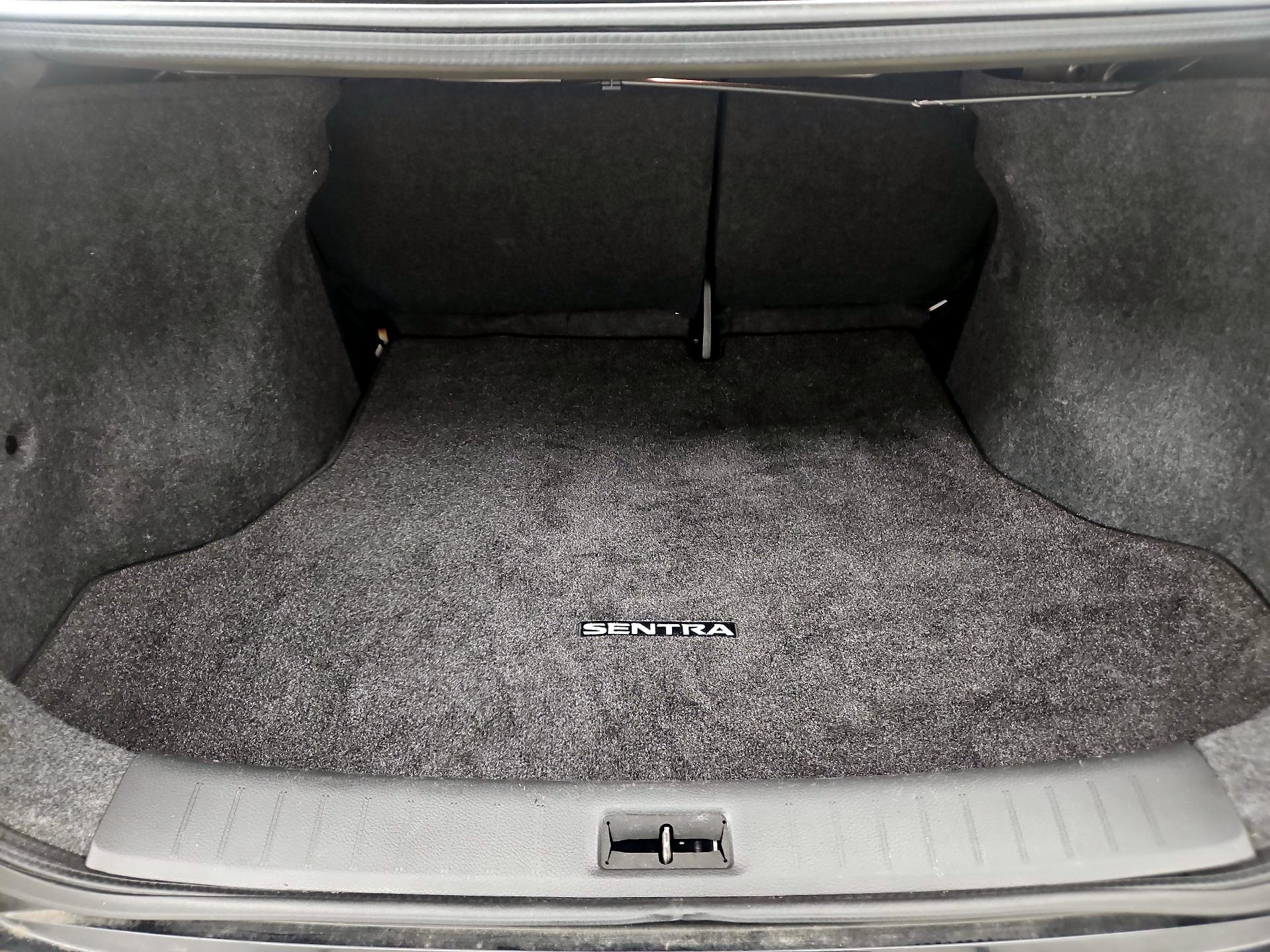 Thumbnail: 2019 Nissan Sentra - 20
