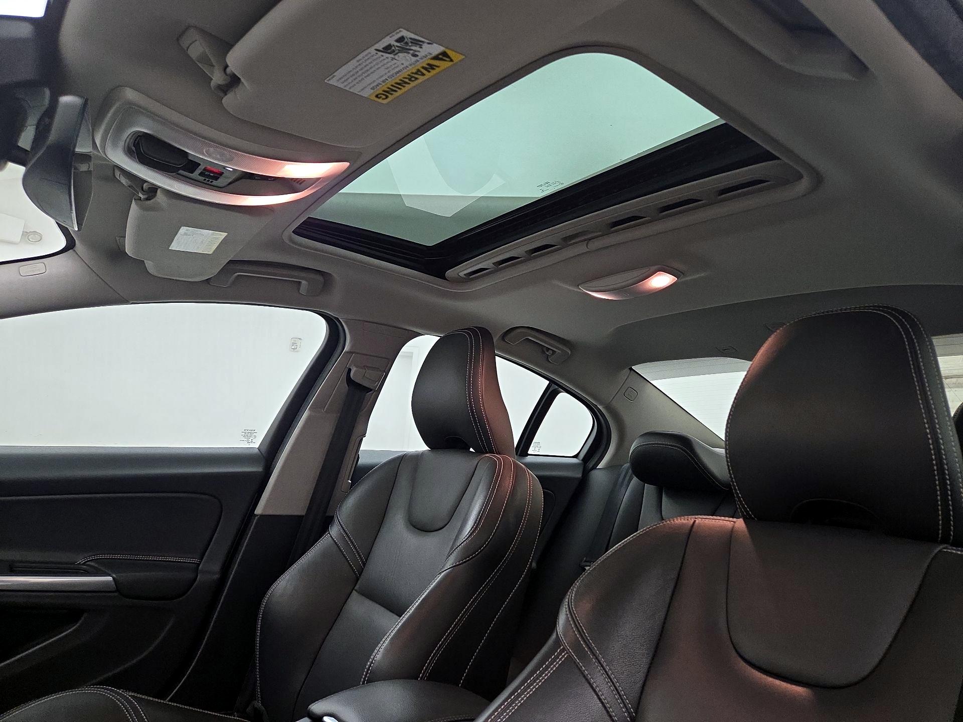 Thumbnail: 2017 Volvo S60 - 17