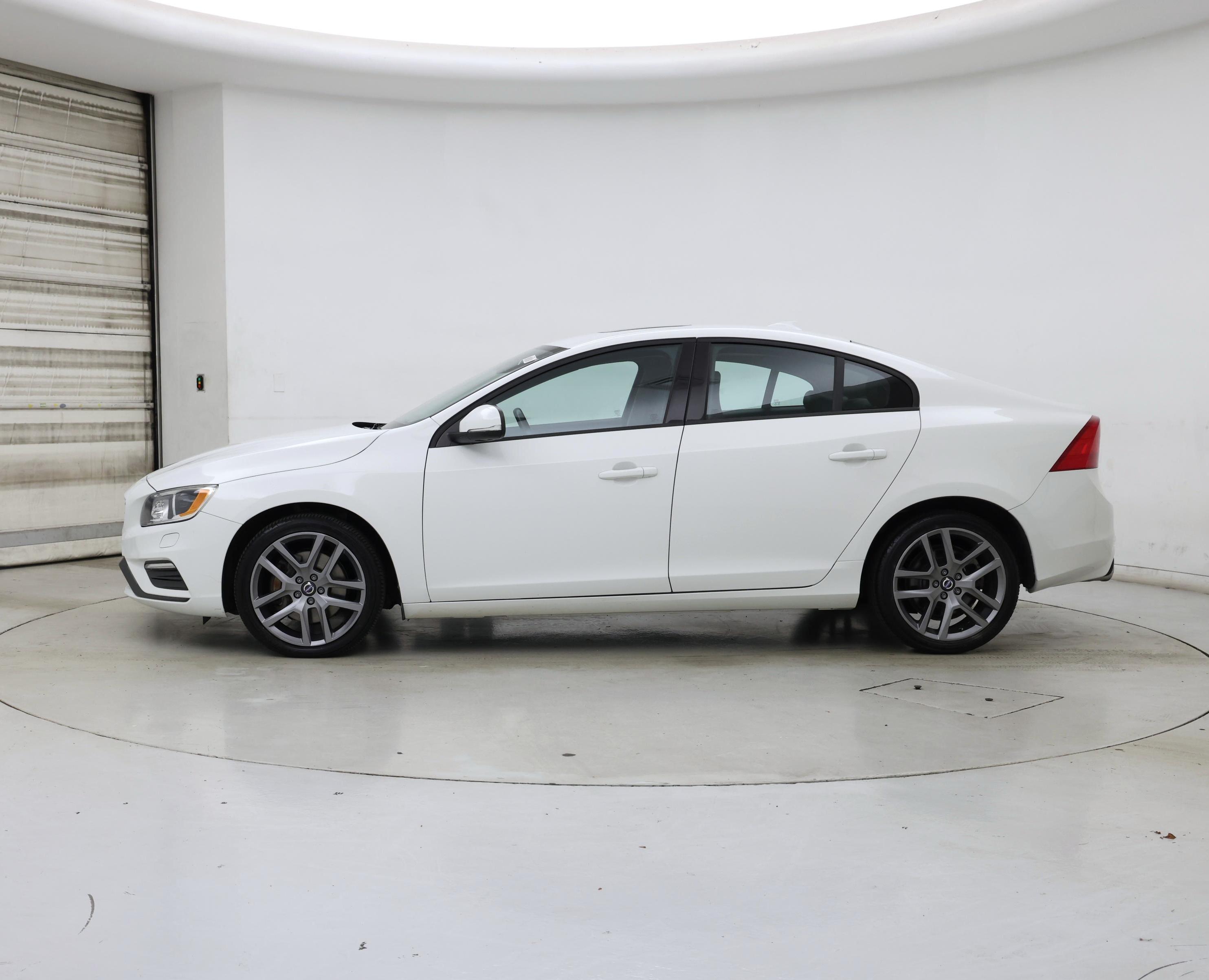 Thumbnail: 2017 Volvo S60 - 3