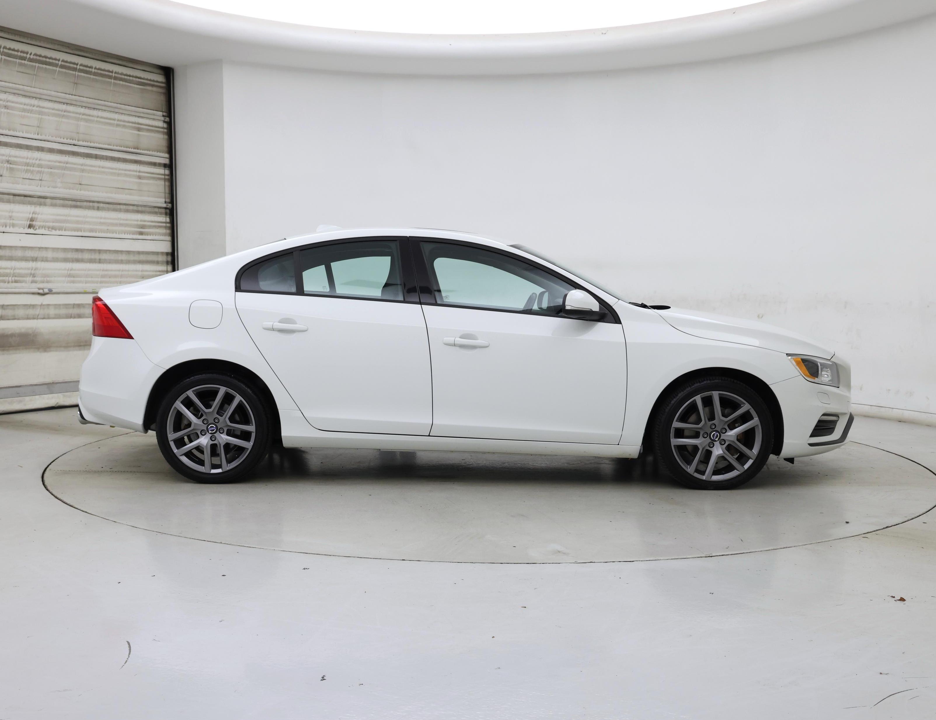 Thumbnail: 2017 Volvo S60 - 7