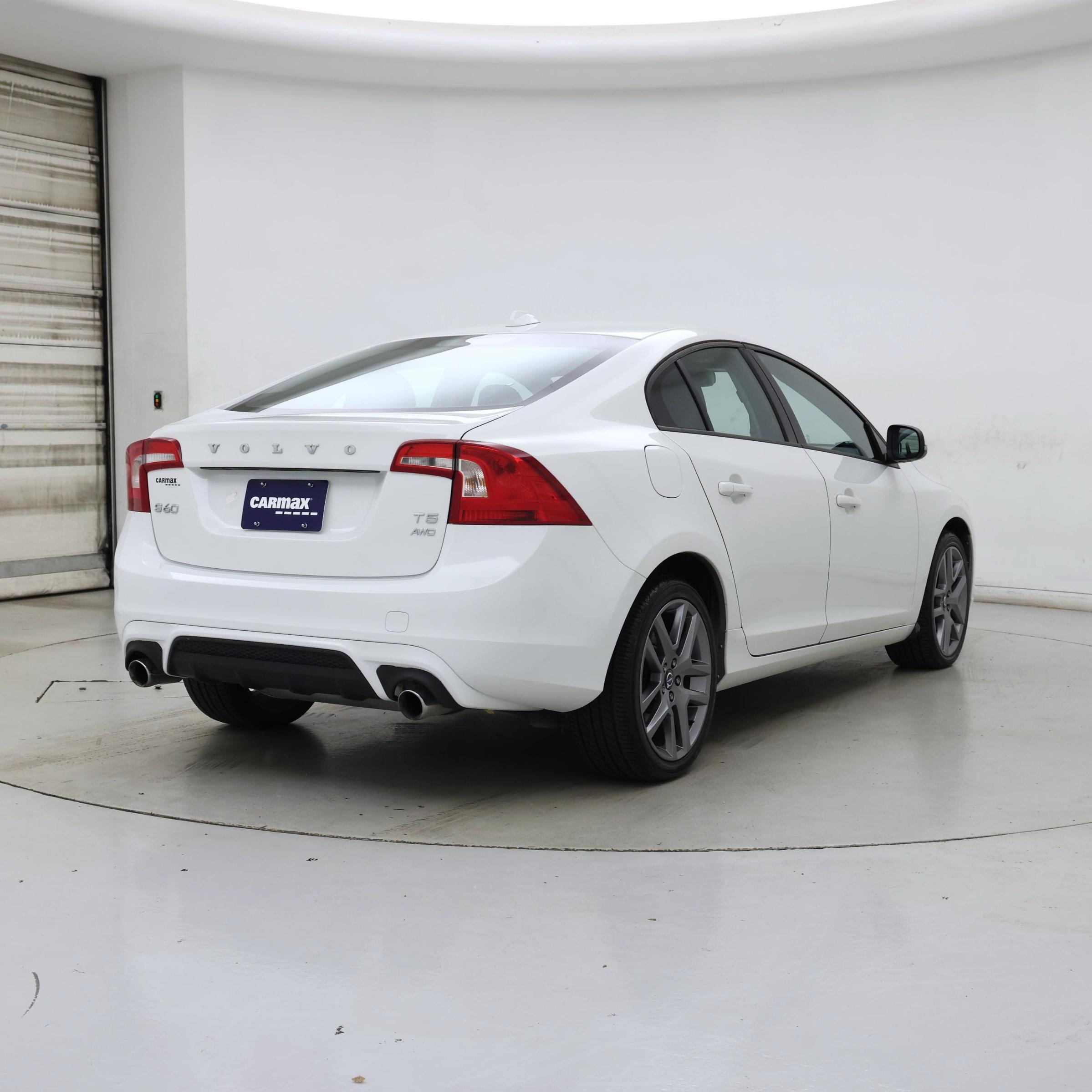 Thumbnail: 2017 Volvo S60 - 8