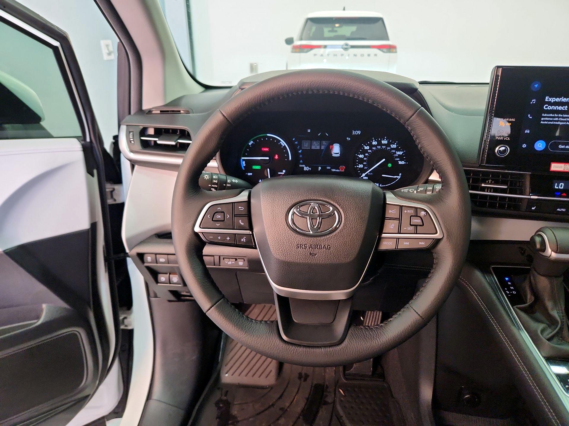 Thumbnail: 2025 Toyota Sienna - 10
