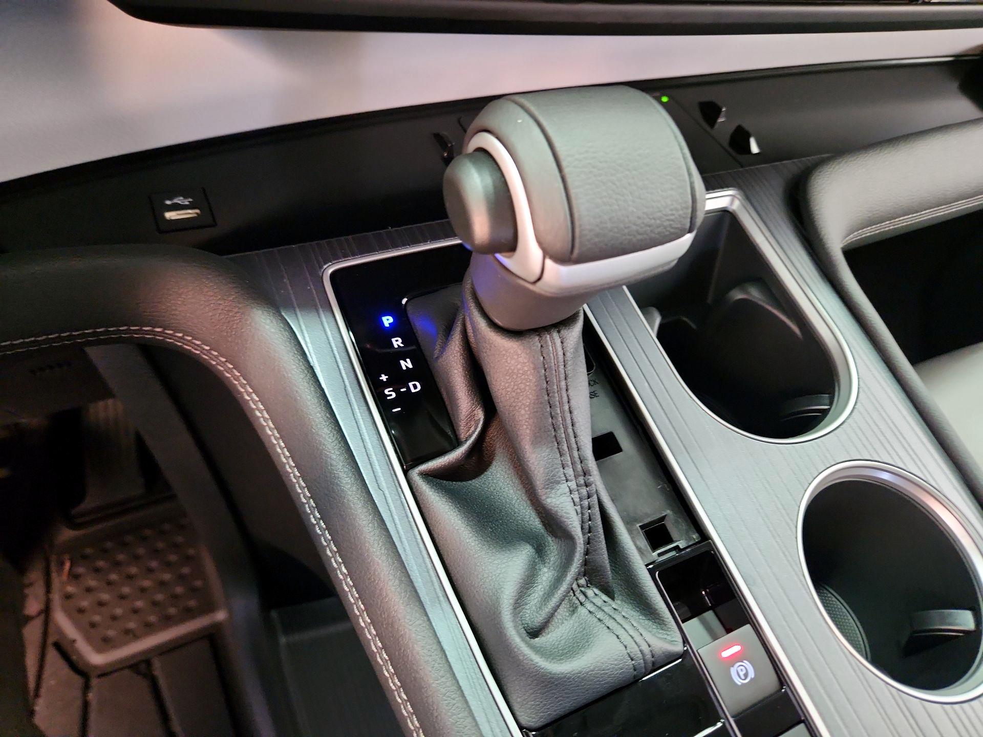Thumbnail: 2025 Toyota Sienna - 17