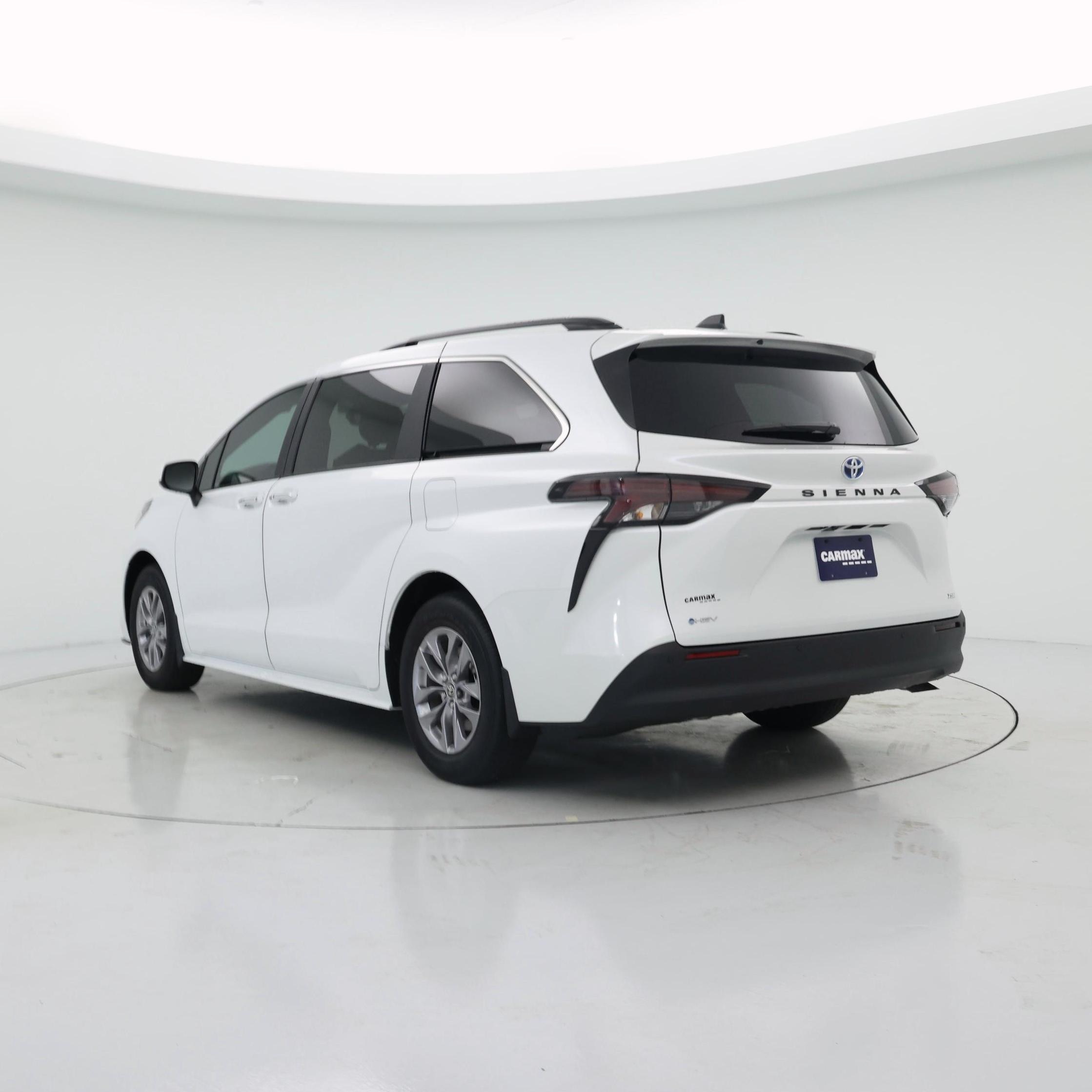 Thumbnail: 2025 Toyota Sienna - 2