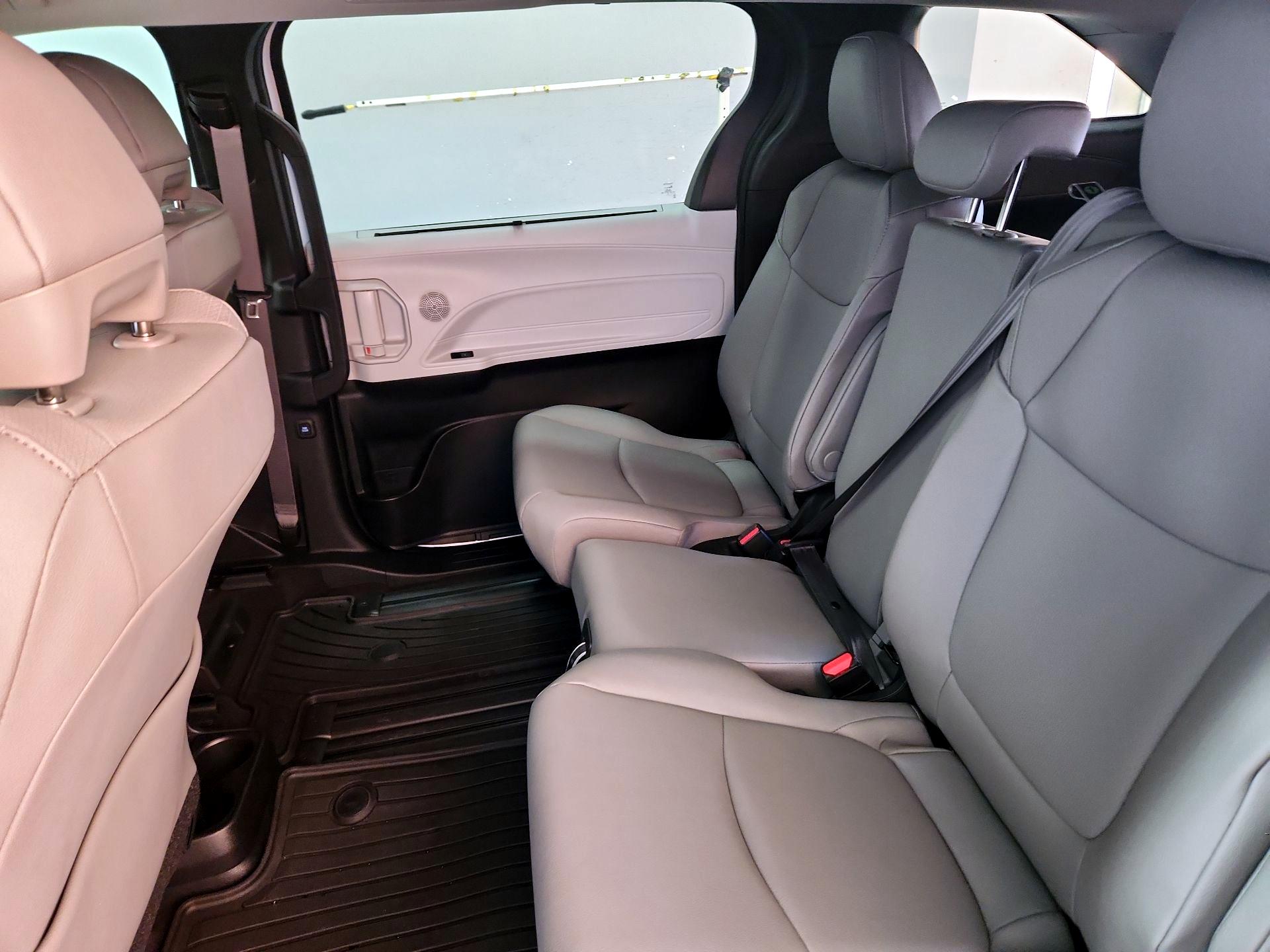 Thumbnail: 2025 Toyota Sienna - 20