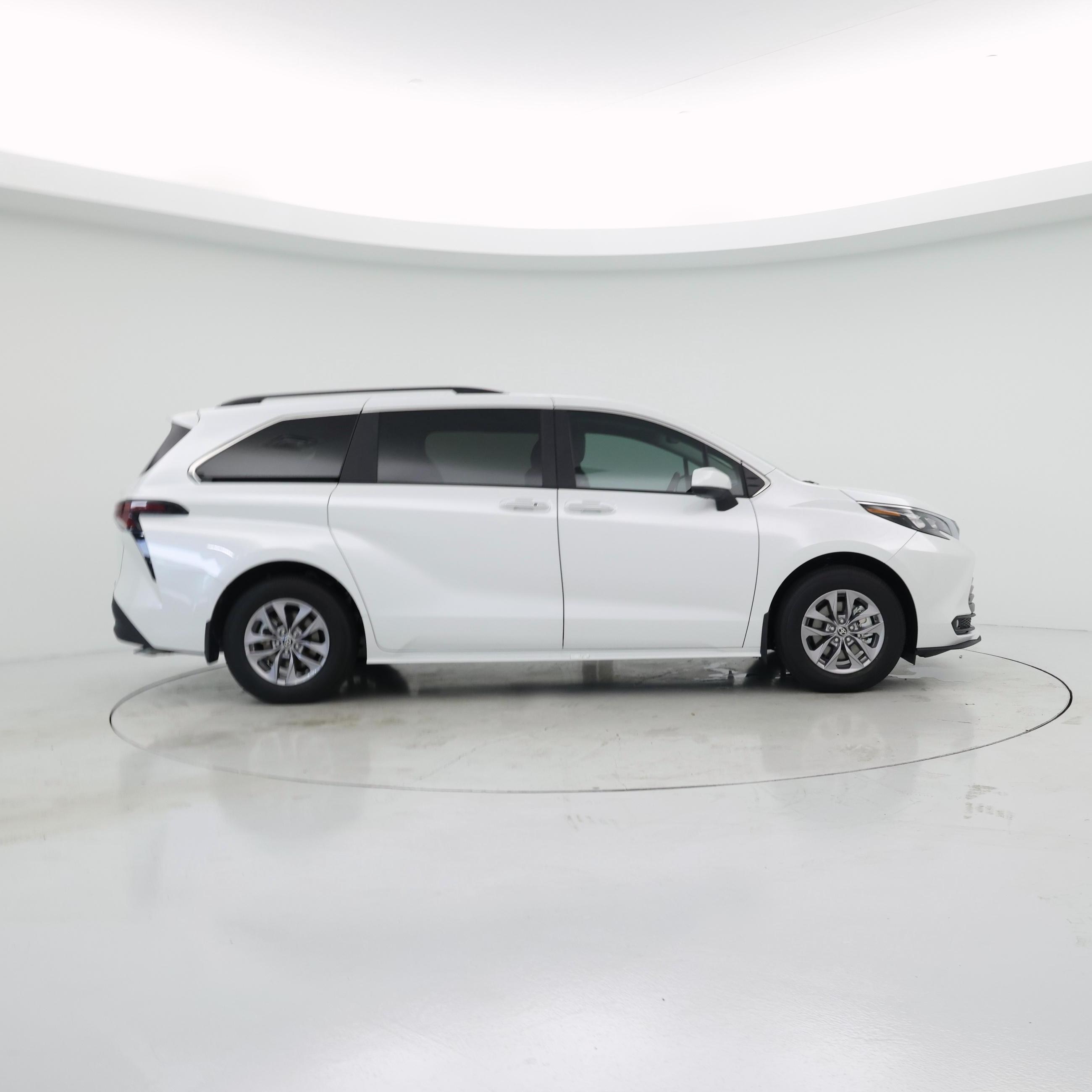 Thumbnail: 2025 Toyota Sienna - 7
