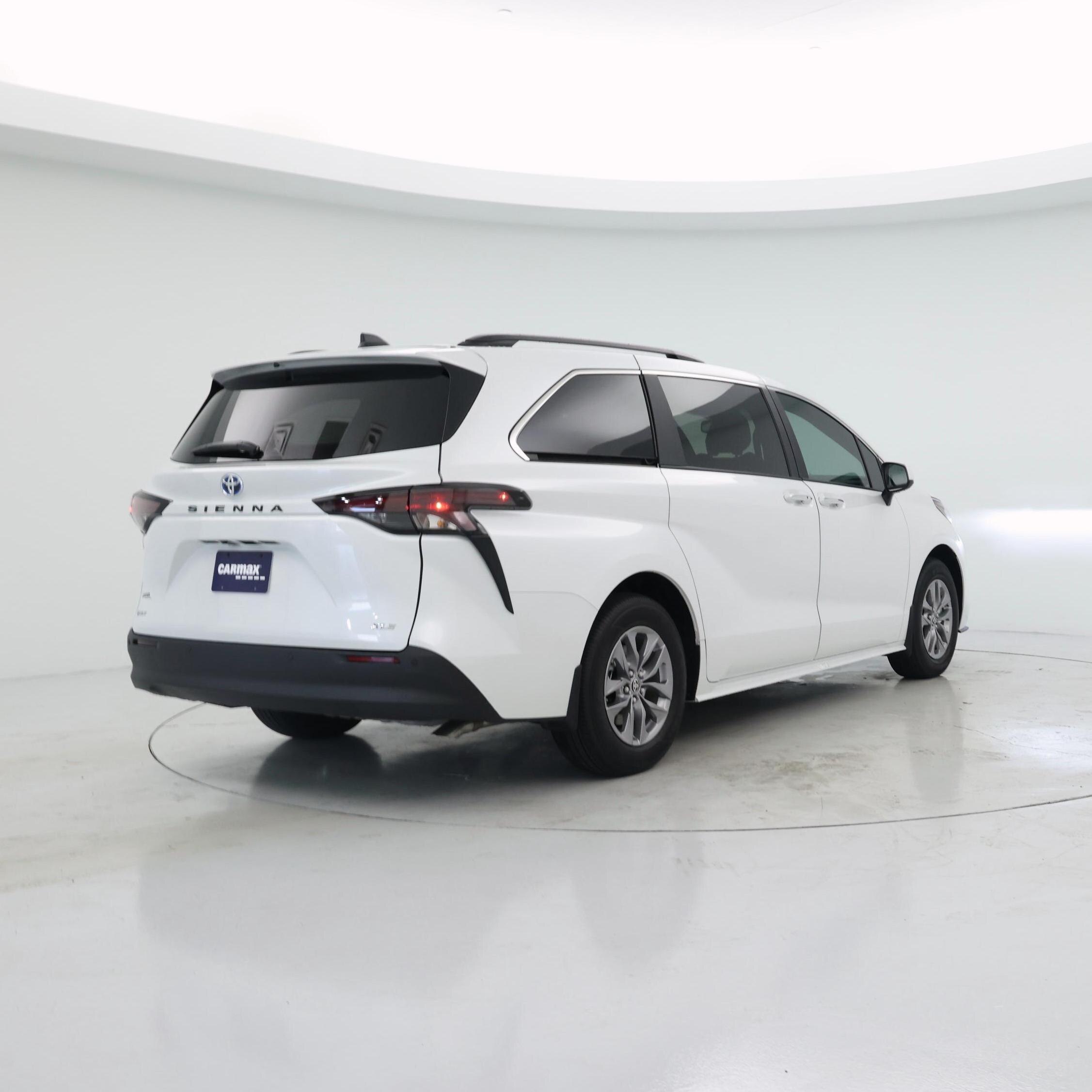 Thumbnail: 2025 Toyota Sienna - 8