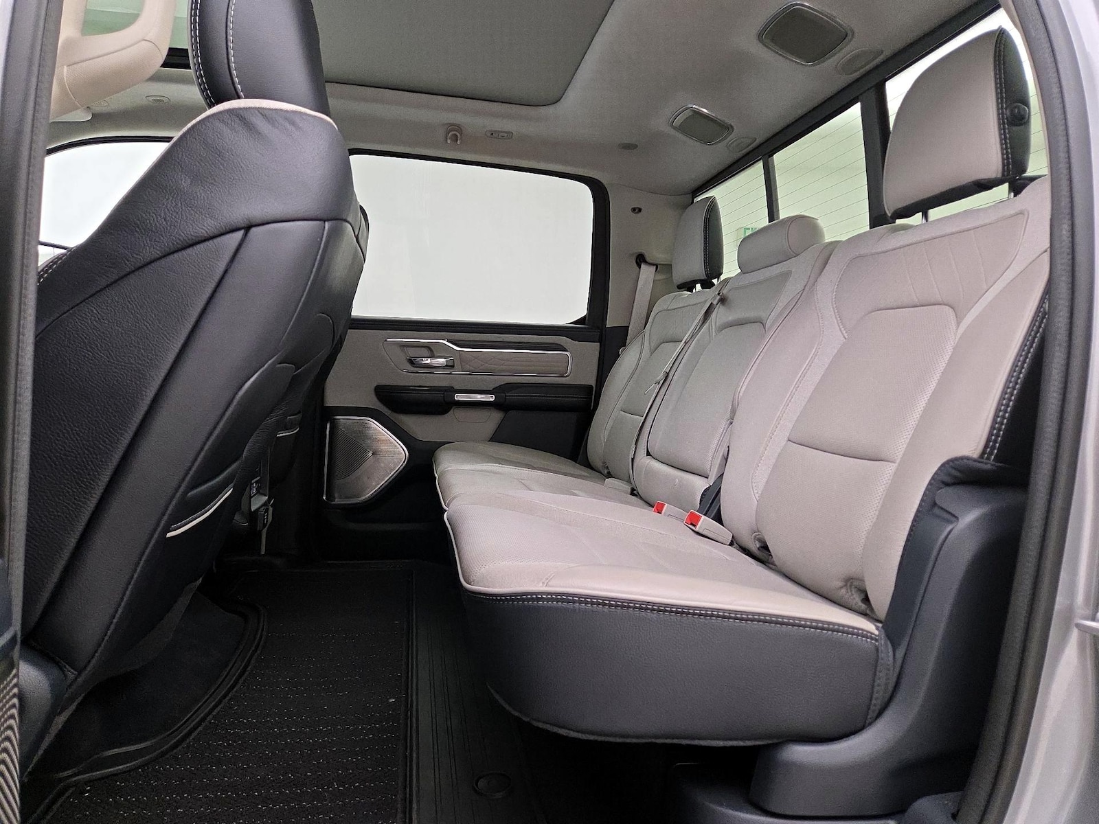 Rear A/C Seat(s)
