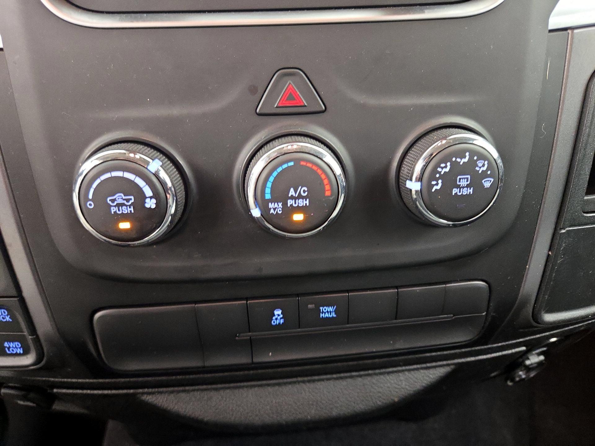 Thumbnail: 2021 RAM 1500 Classic - 16
