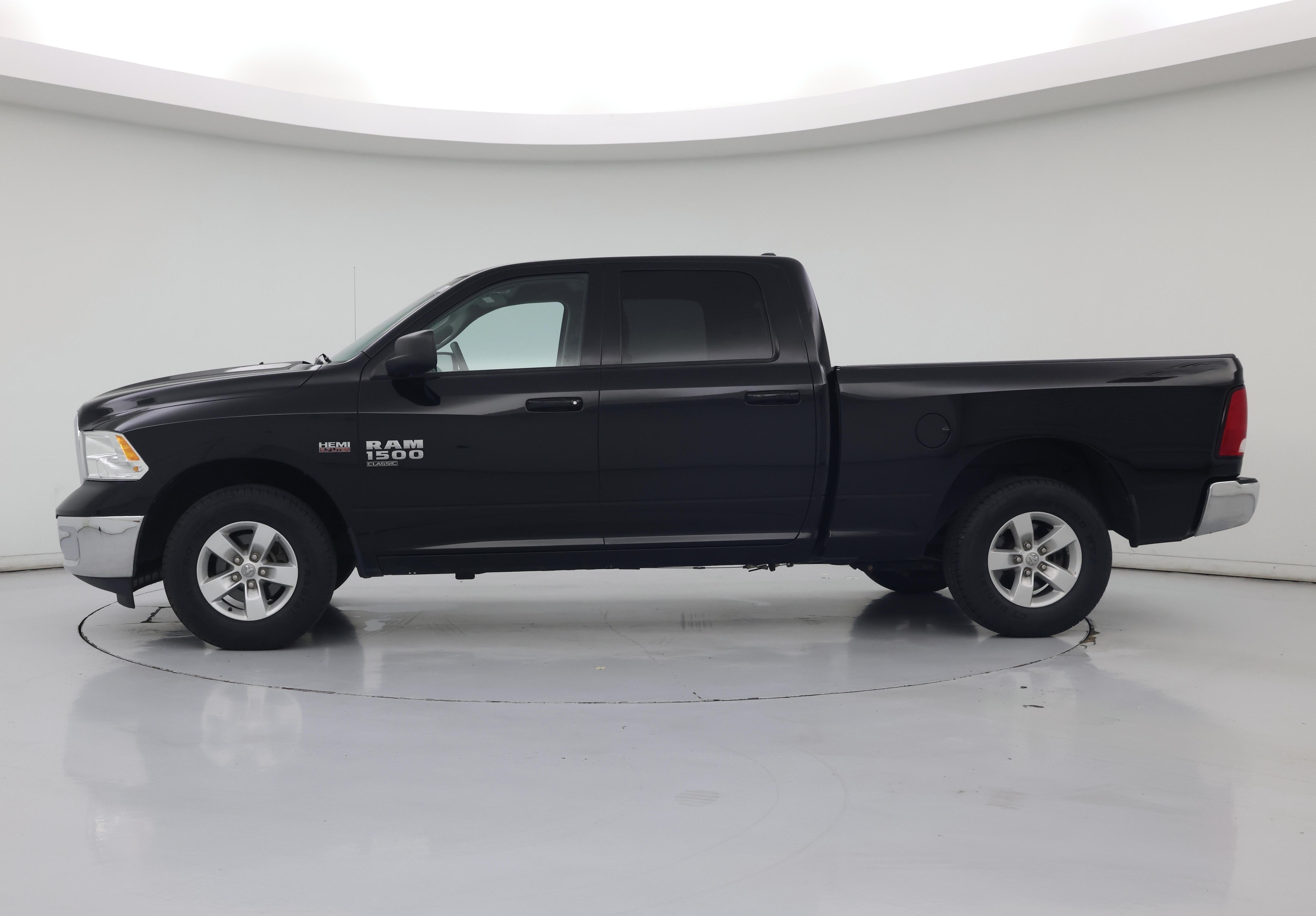 Thumbnail: 2021 RAM 1500 Classic - 3