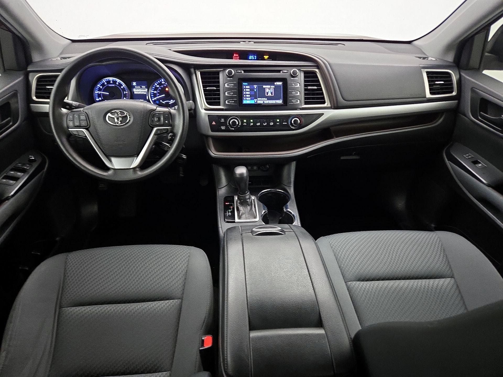 Thumbnail: 2019 Toyota Highlander - 9