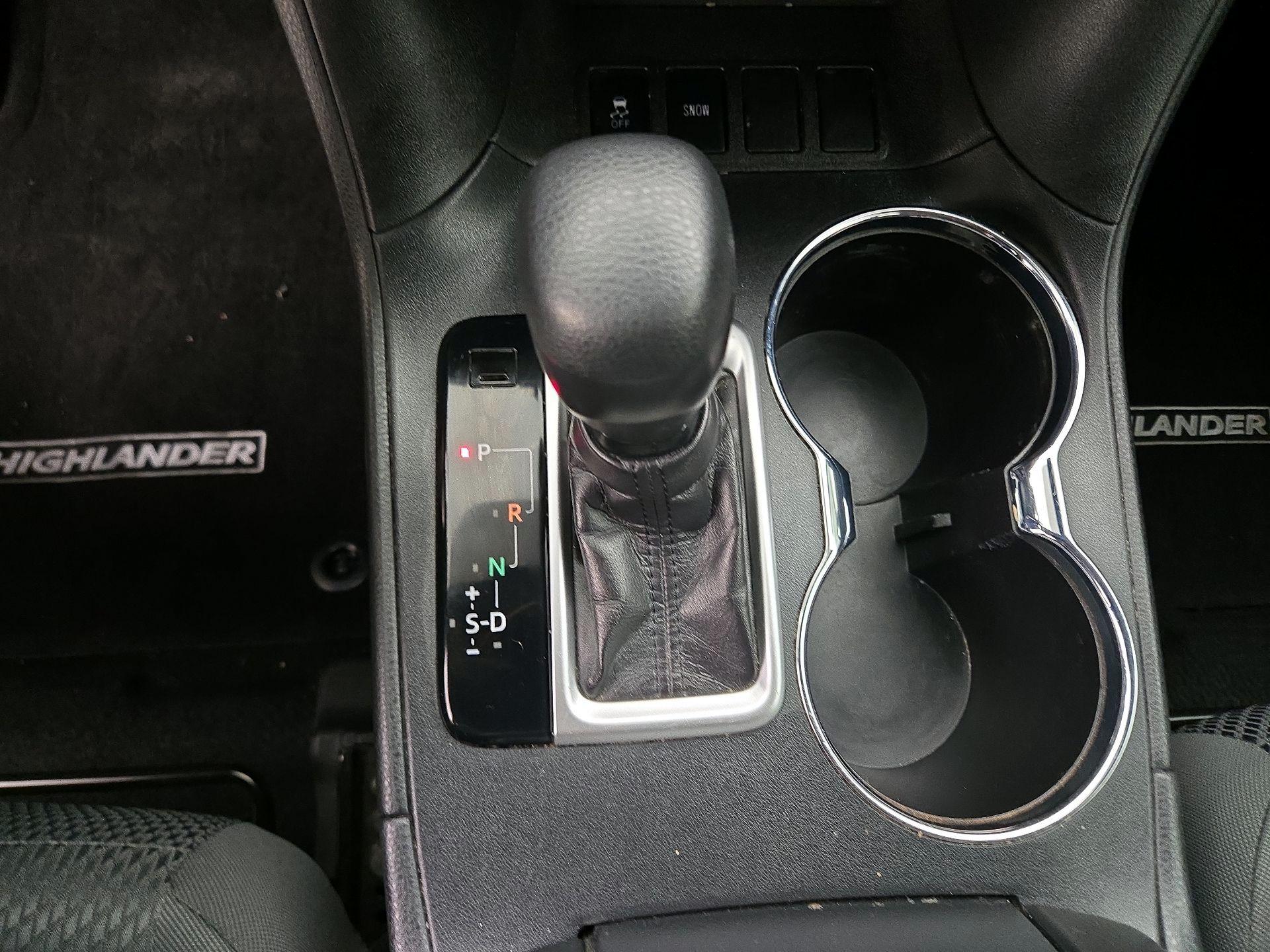 Thumbnail: 2019 Toyota Highlander - 17