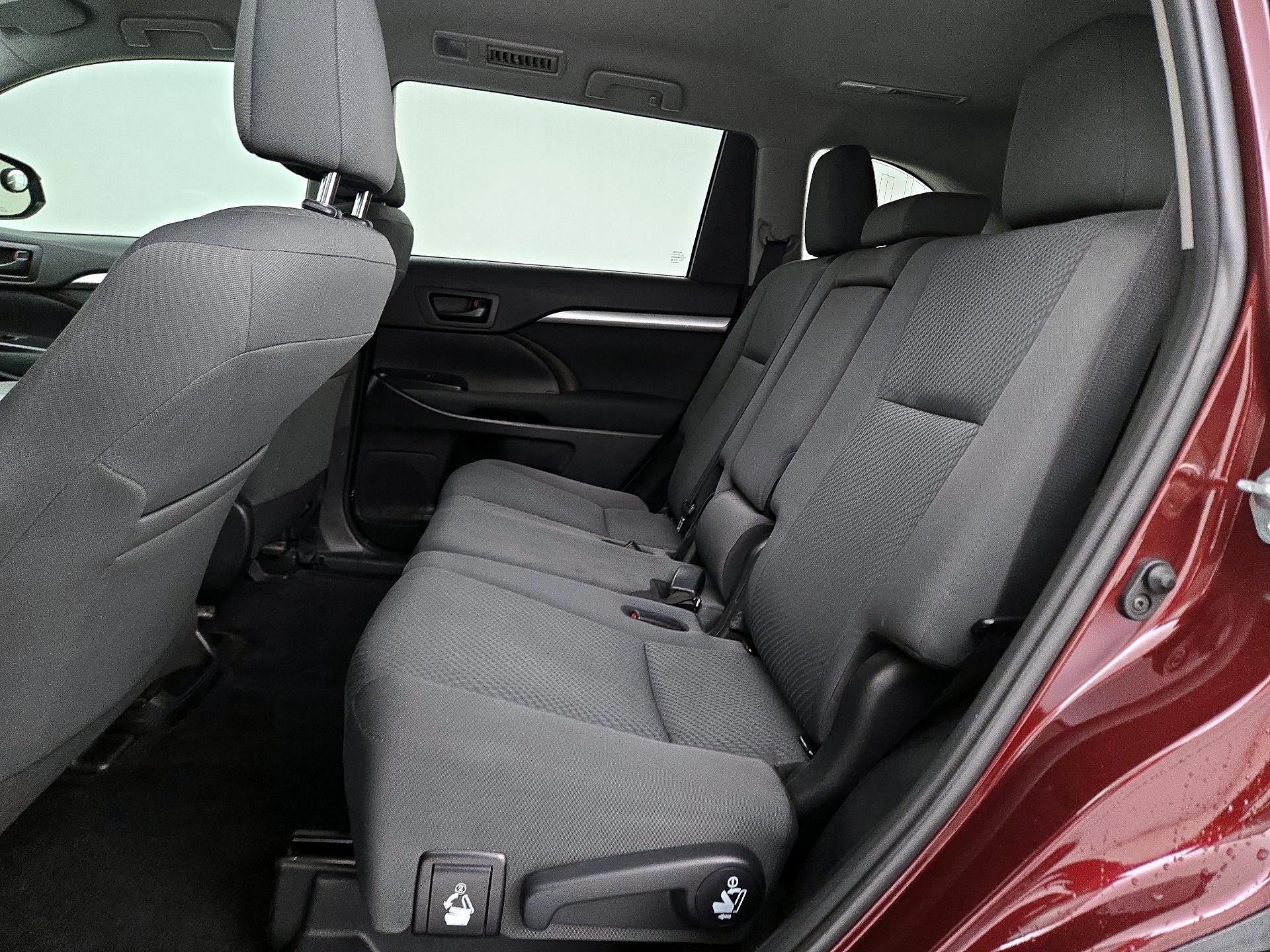 Thumbnail: 2019 Toyota Highlander - 19