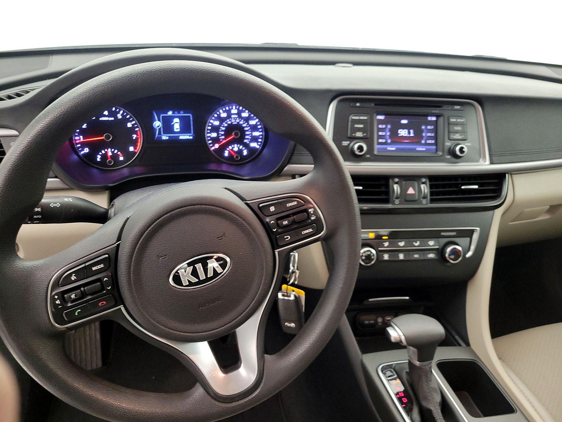 Thumbnail: 2016 Kia Optima - 10