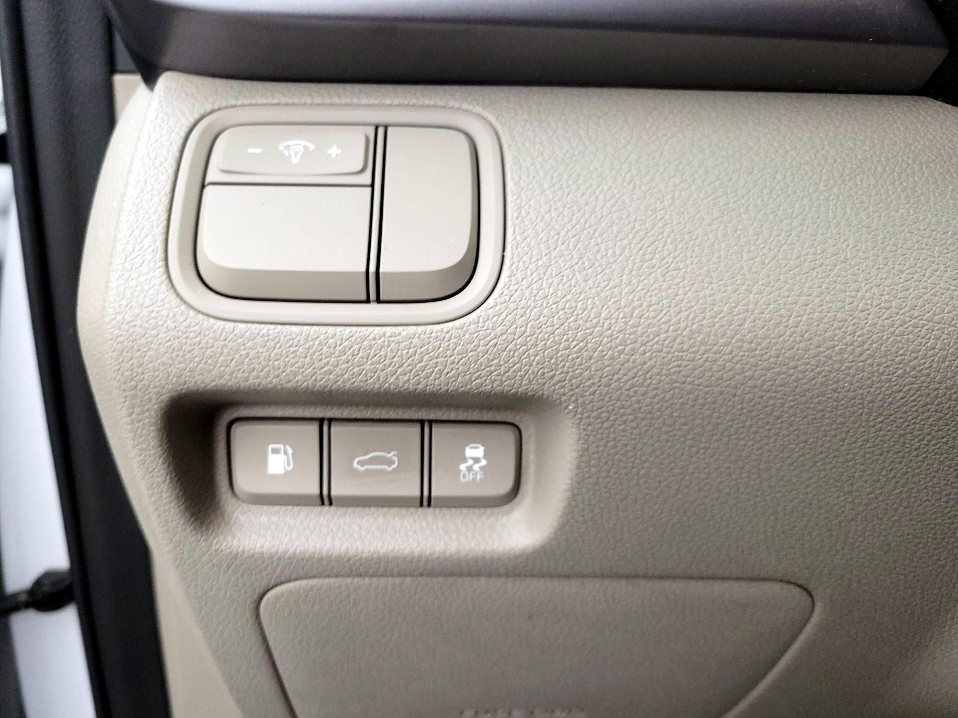 Thumbnail: 2016 Kia Optima - 13