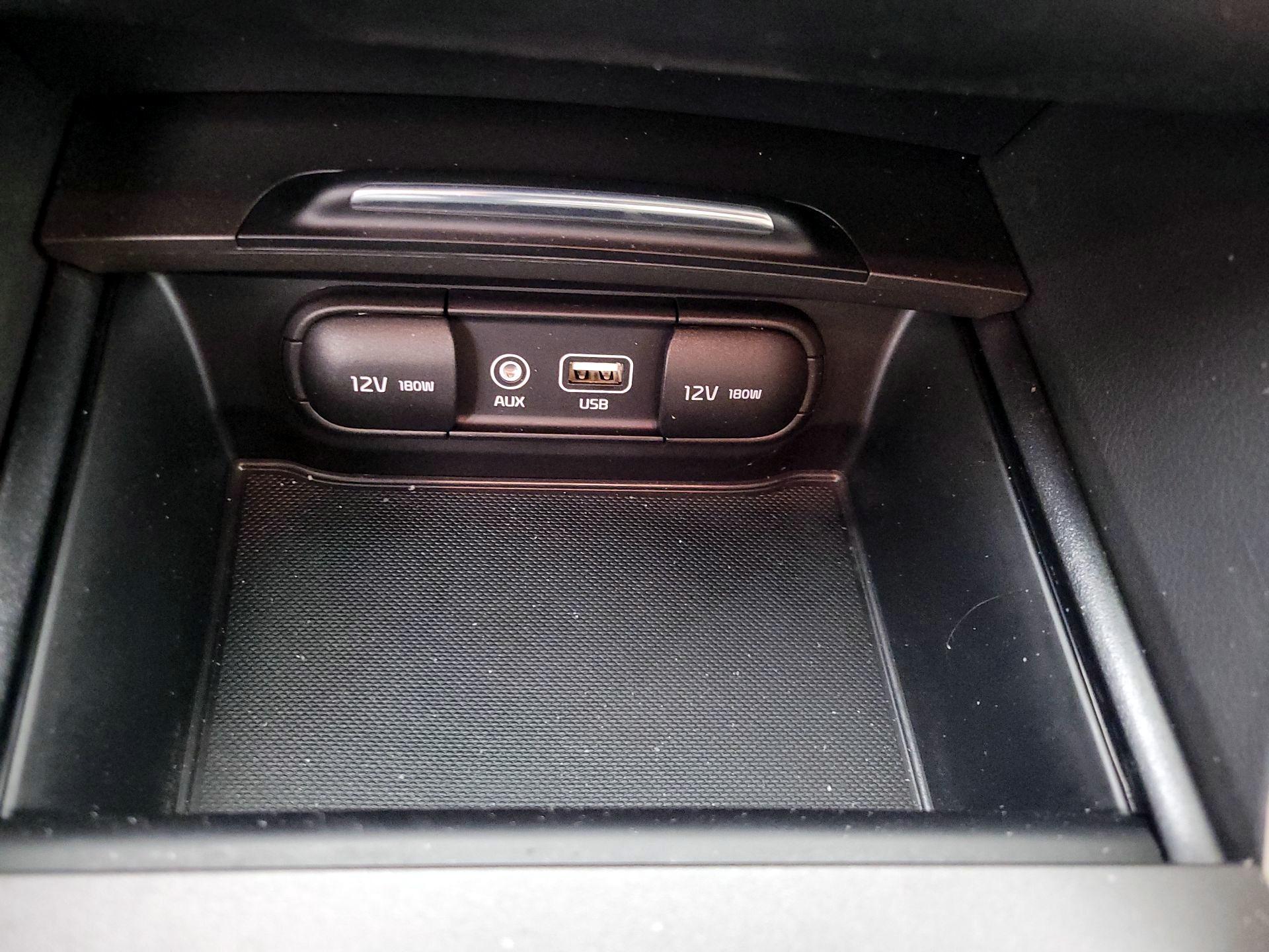 Thumbnail: 2016 Kia Optima - 18