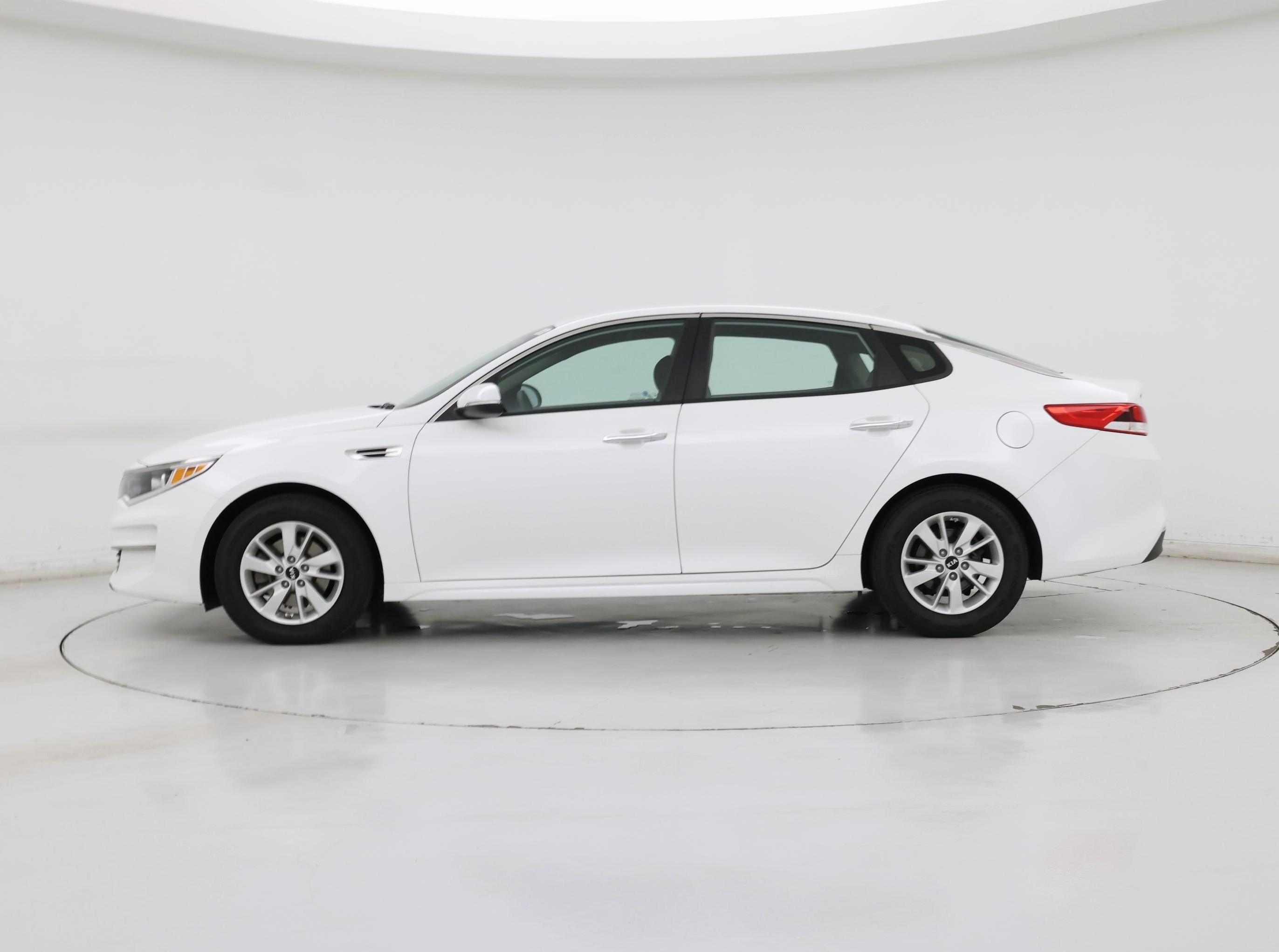 Thumbnail: 2016 Kia Optima - 3
