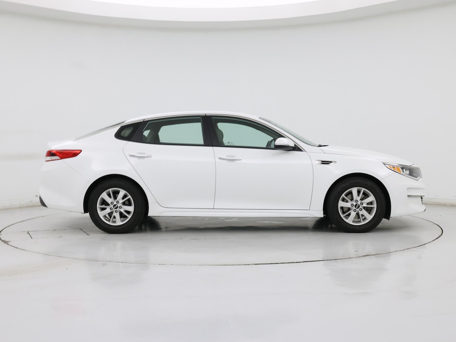 2016 Kia Optima LX - Photo 8
