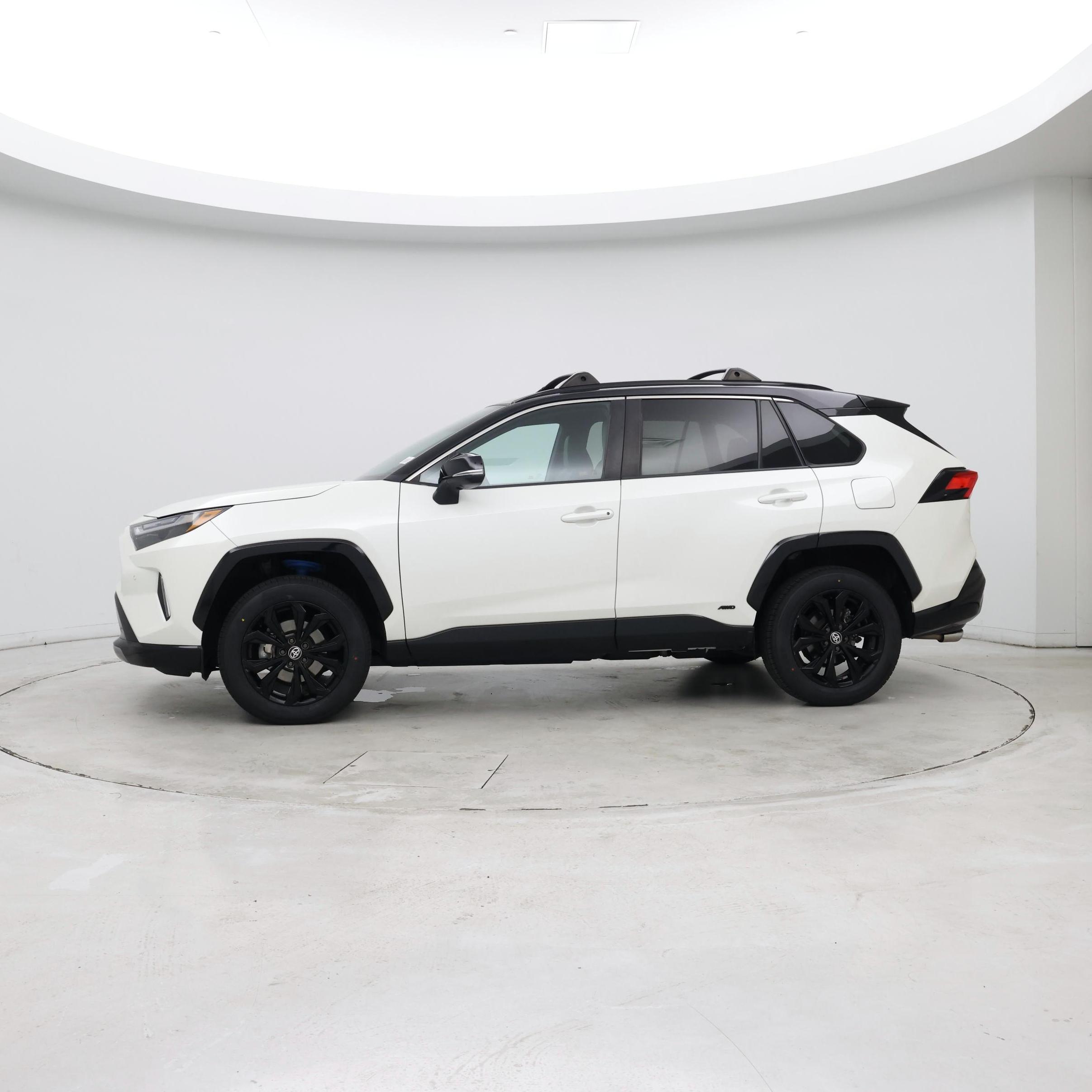 Thumbnail: 2022 Toyota RAV4 - 2