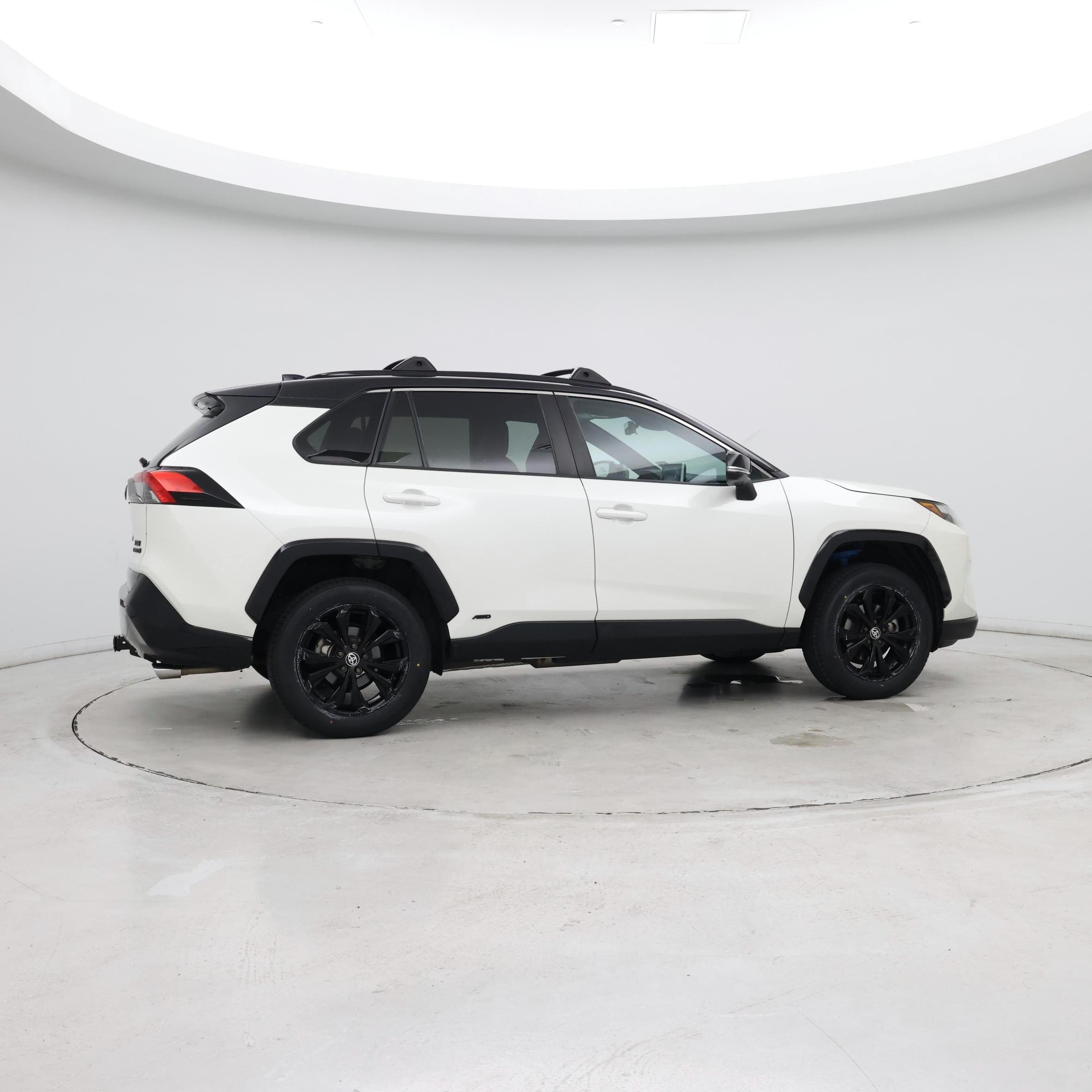 Thumbnail: 2022 Toyota RAV4 - 8