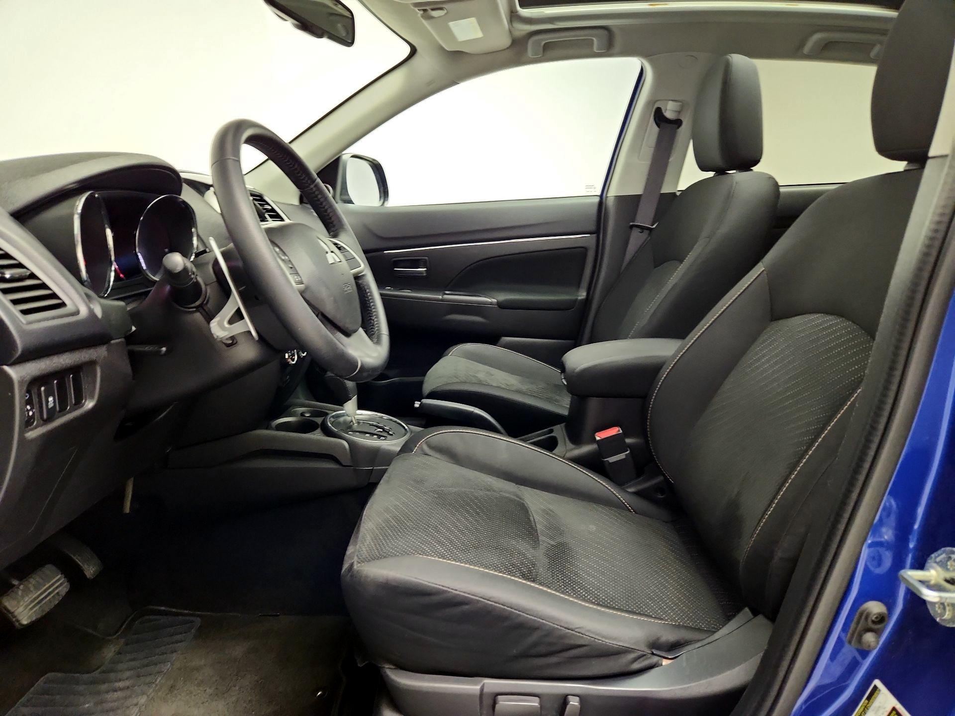 Thumbnail: 2015 Mitsubishi Outlander Sport - 11
