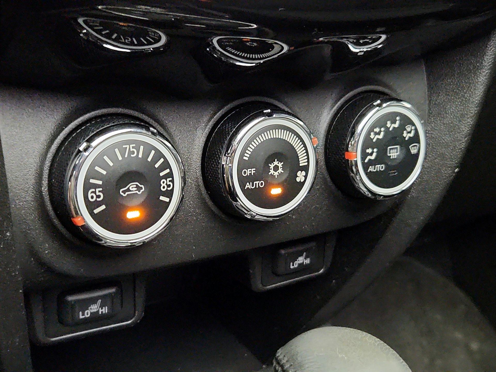 Thumbnail: 2015 Mitsubishi Outlander Sport - 16