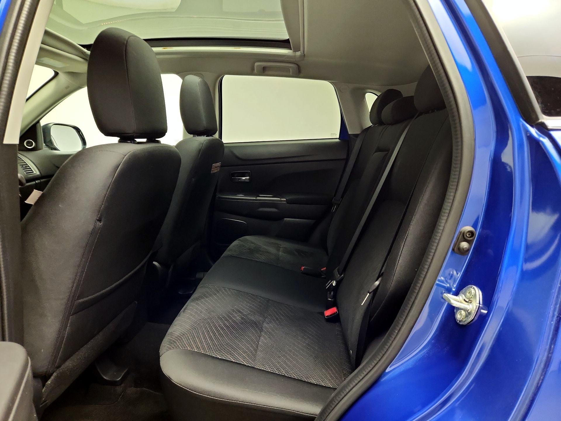 Thumbnail: 2015 Mitsubishi Outlander Sport - 20