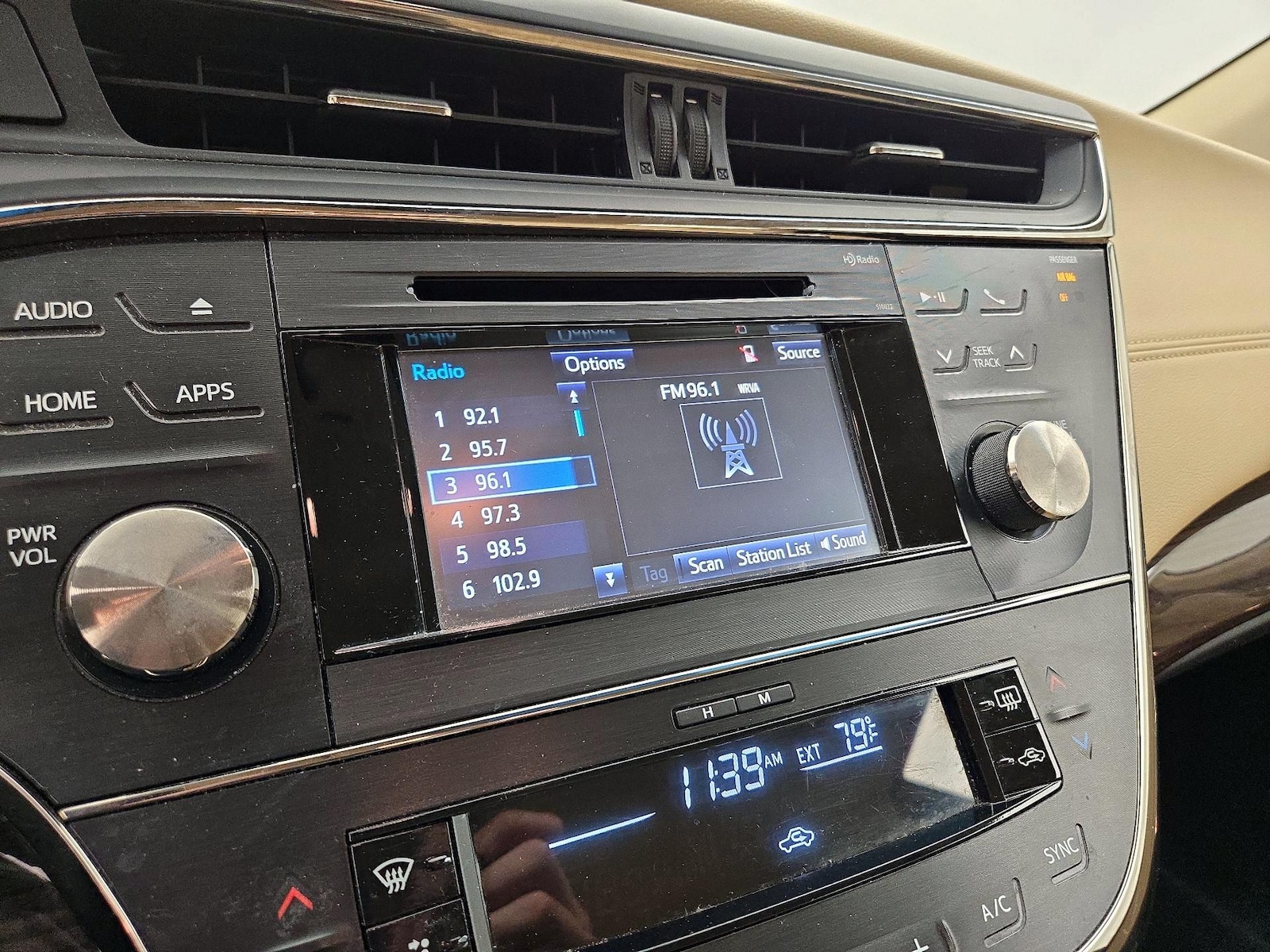 2015 Toyota Avalon XLE - Photo 16