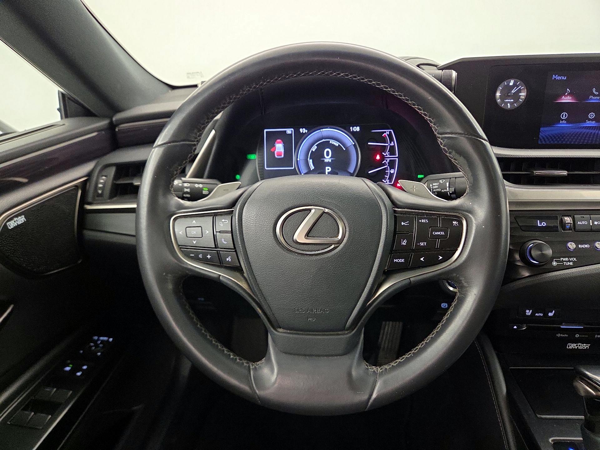 Thumbnail: 2020 Lexus ES - 10