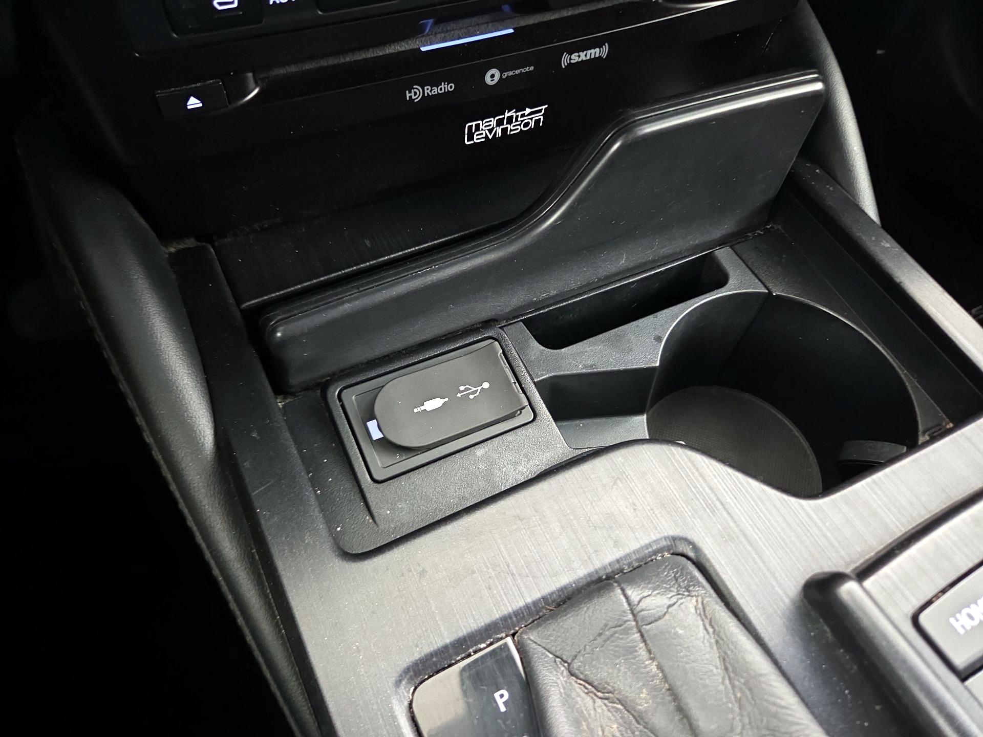 Thumbnail: 2020 Lexus ES - 18