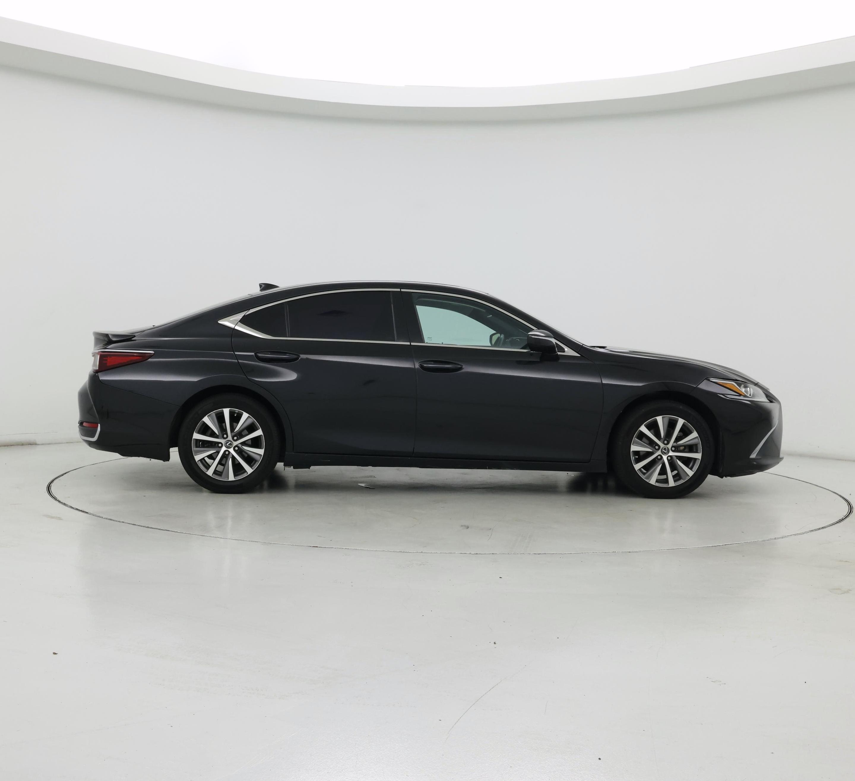 Thumbnail: 2020 Lexus ES - 7