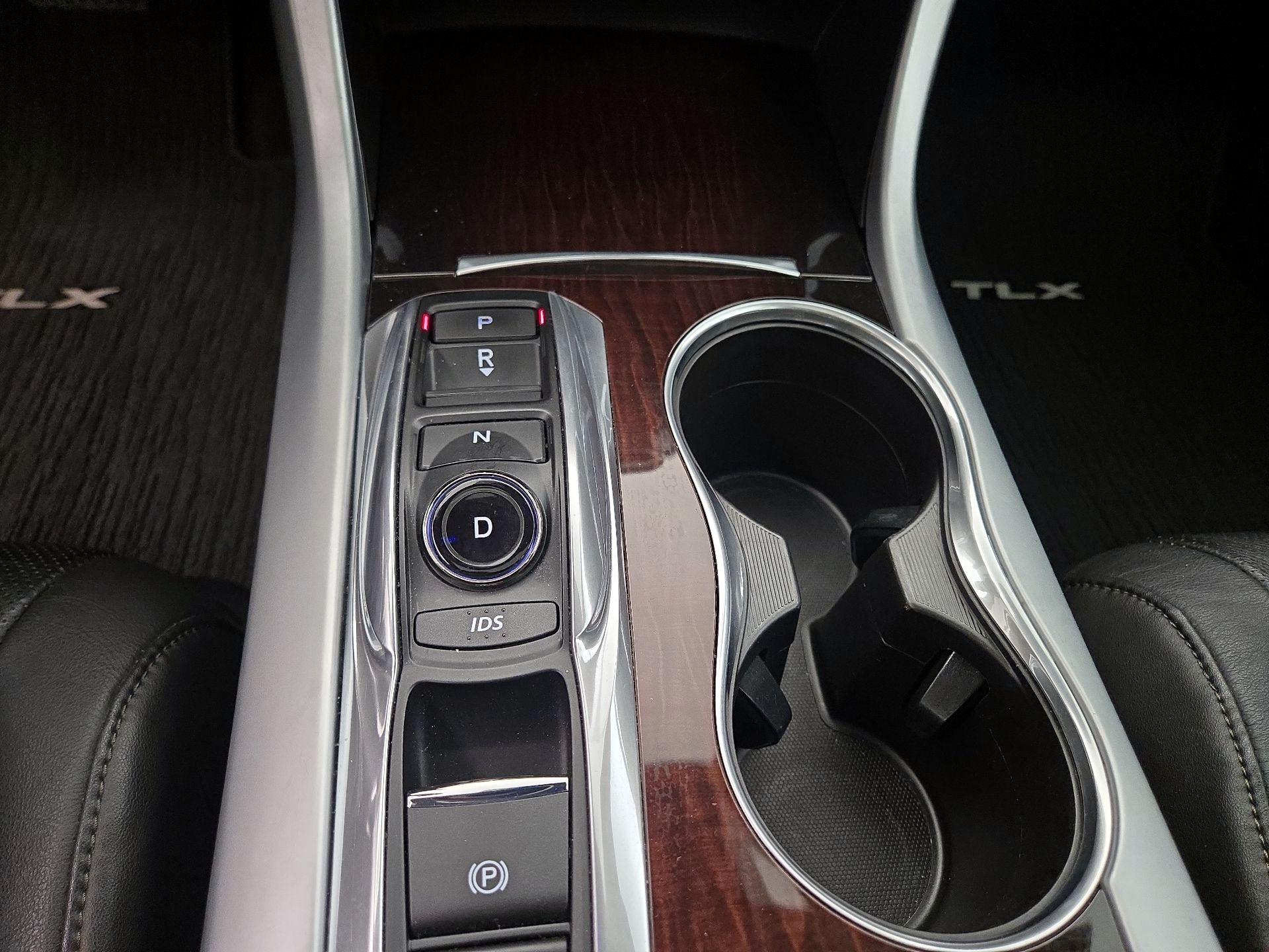 Thumbnail: 2017 Acura TLX - 17